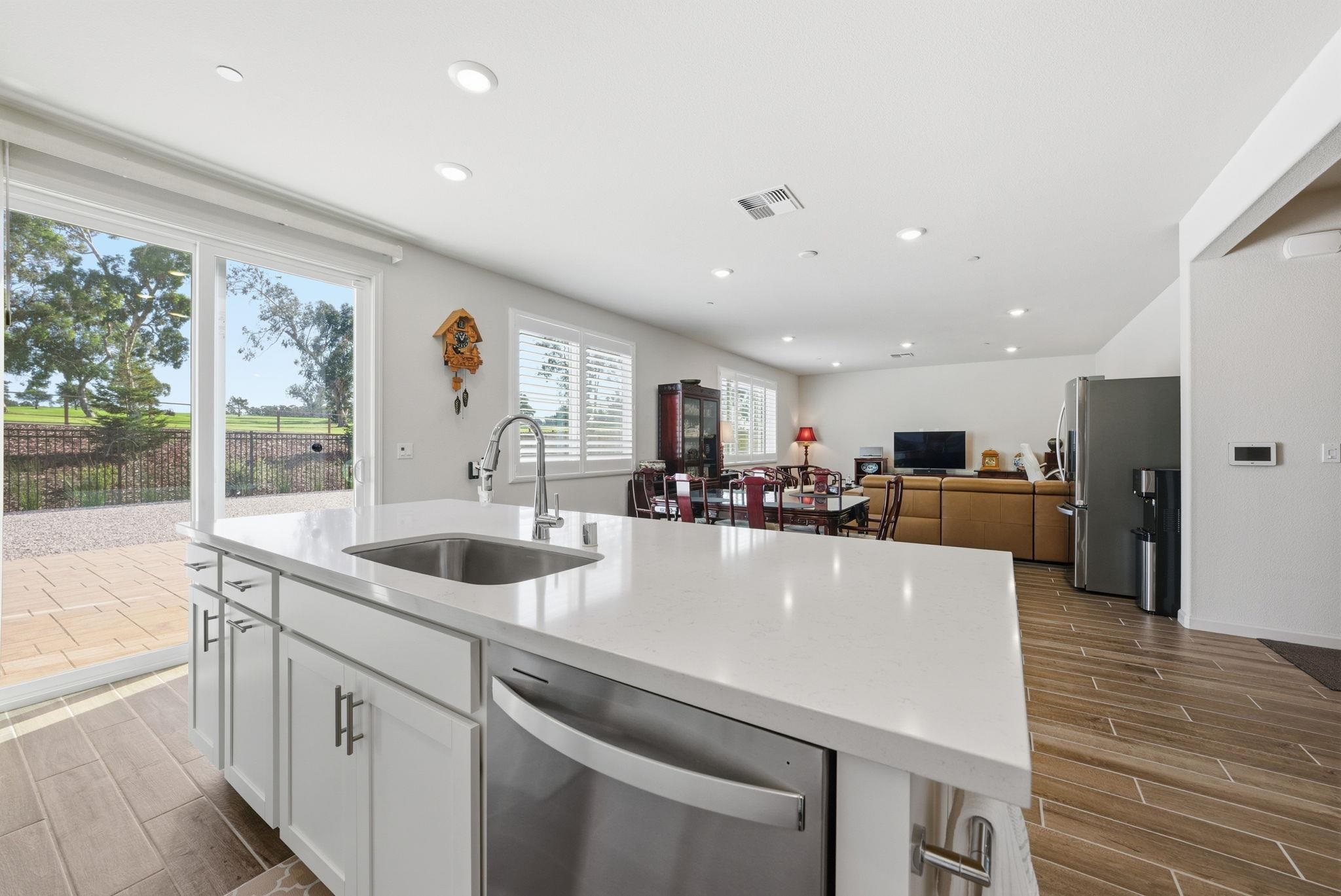 Detail Gallery Image 13 of 51 For 4158 Markovich Ct, Richmond,  CA 94806 - 4 Beds | 3 Baths