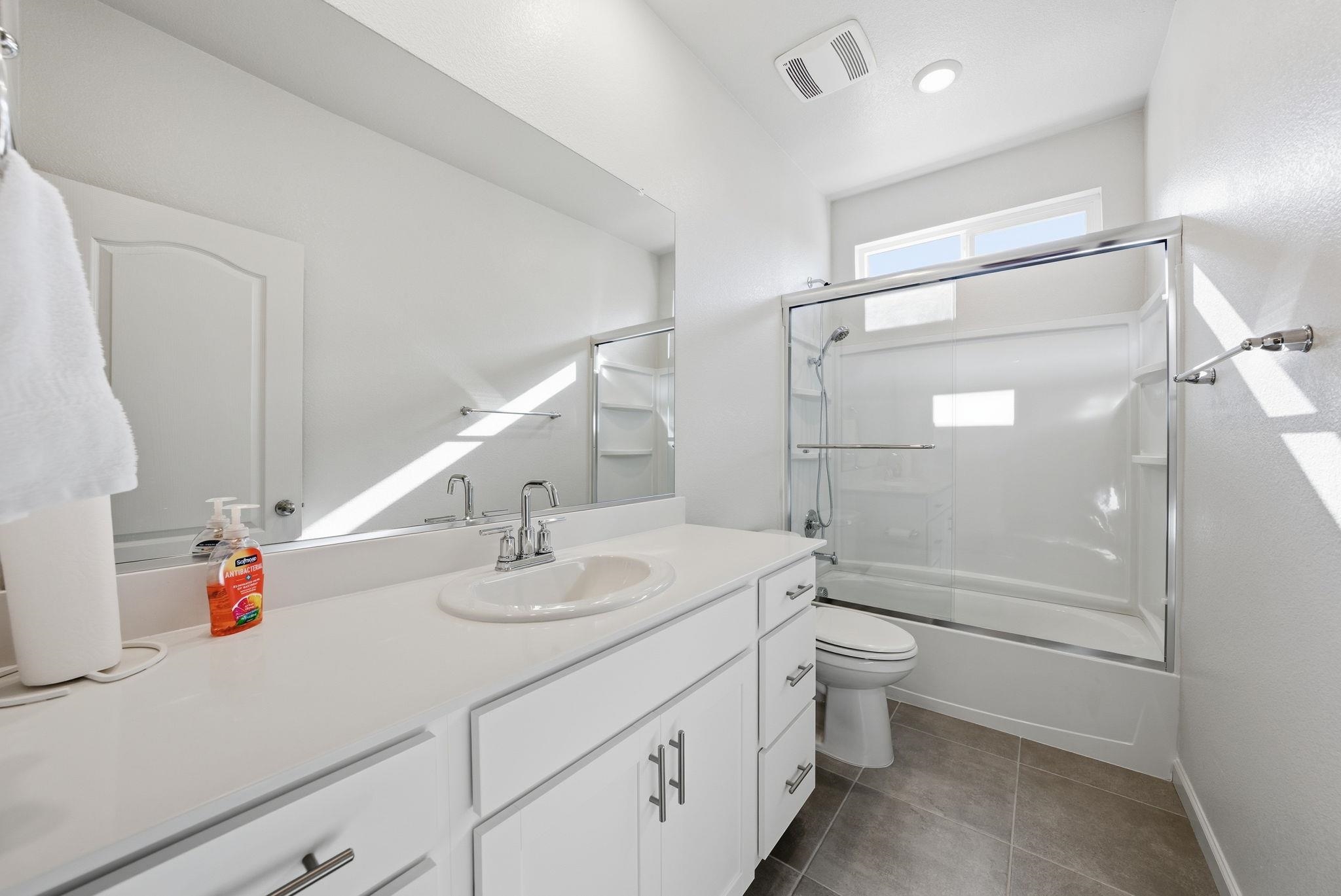 Detail Gallery Image 19 of 51 For 4158 Markovich Ct, Richmond,  CA 94806 - 4 Beds | 3 Baths