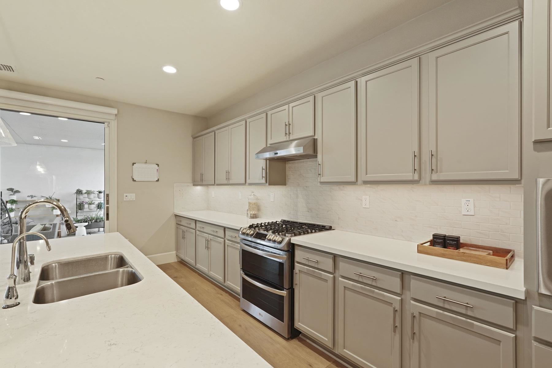 Detail Gallery Image 11 of 43 For 2885 Ellis Town Dr, Tracy,  CA 95377 - 4 Beds | 3/1 Baths