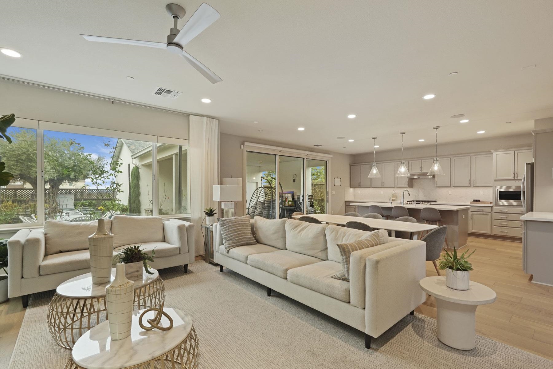 Detail Gallery Image 4 of 43 For 2885 Ellis Town Dr, Tracy,  CA 95377 - 4 Beds | 3/1 Baths