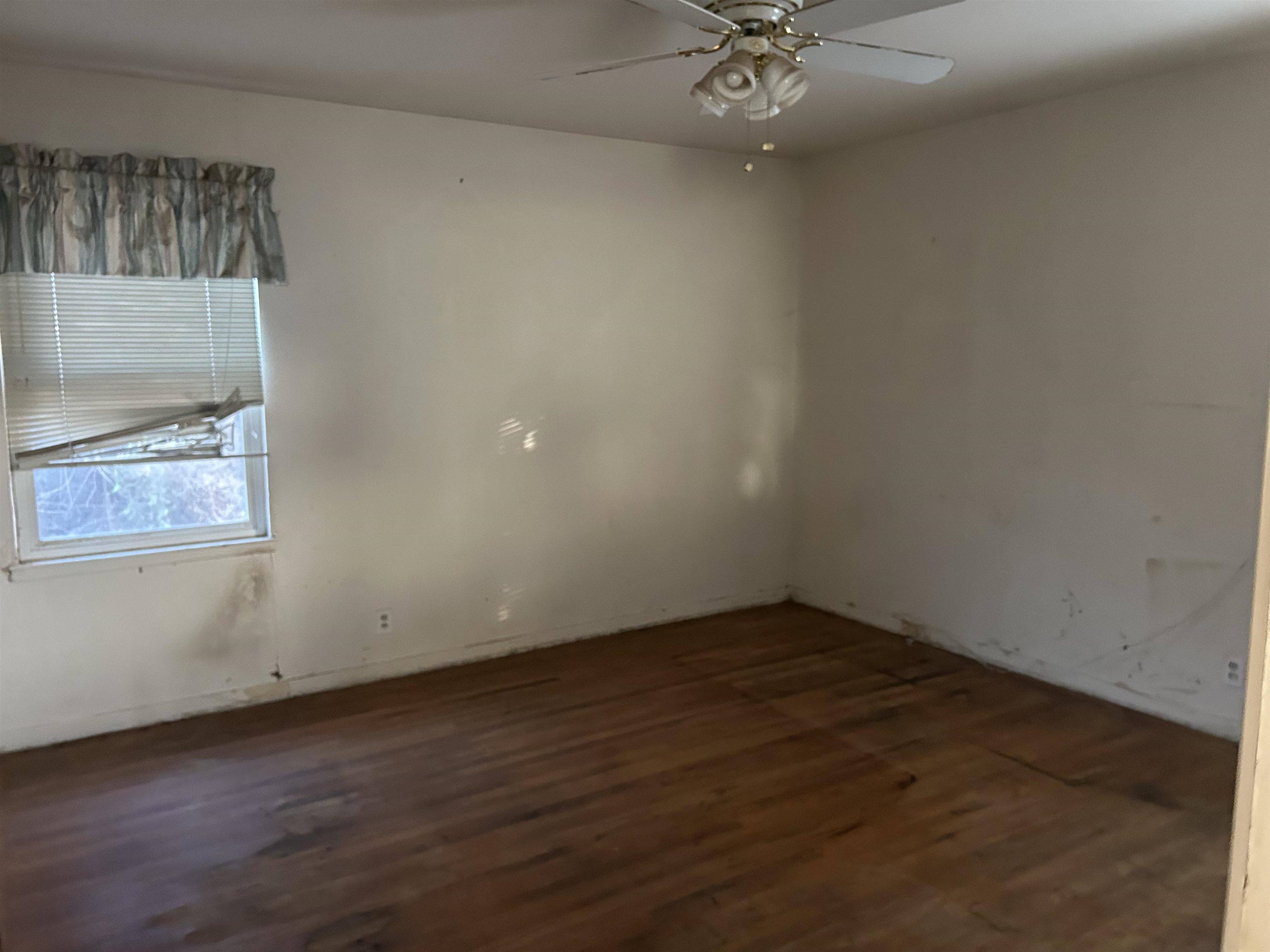 Detail Gallery Image 8 of 10 For 1086 Mersey Ave, San Leandro,  CA 94579 - 3 Beds | 1 Baths