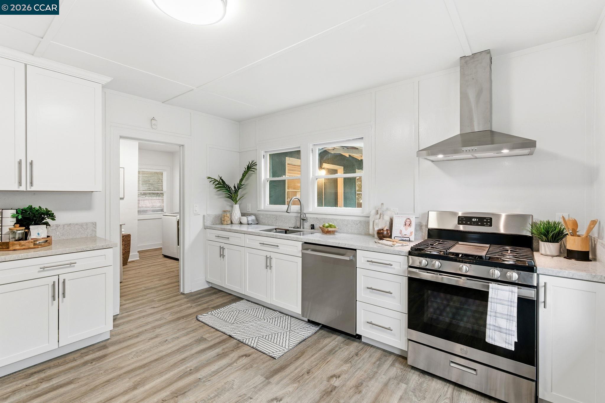 Detail Gallery Image 12 of 42 For 2142 Grant St, Concord,  CA 94520 - 3 Beds | 2 Baths