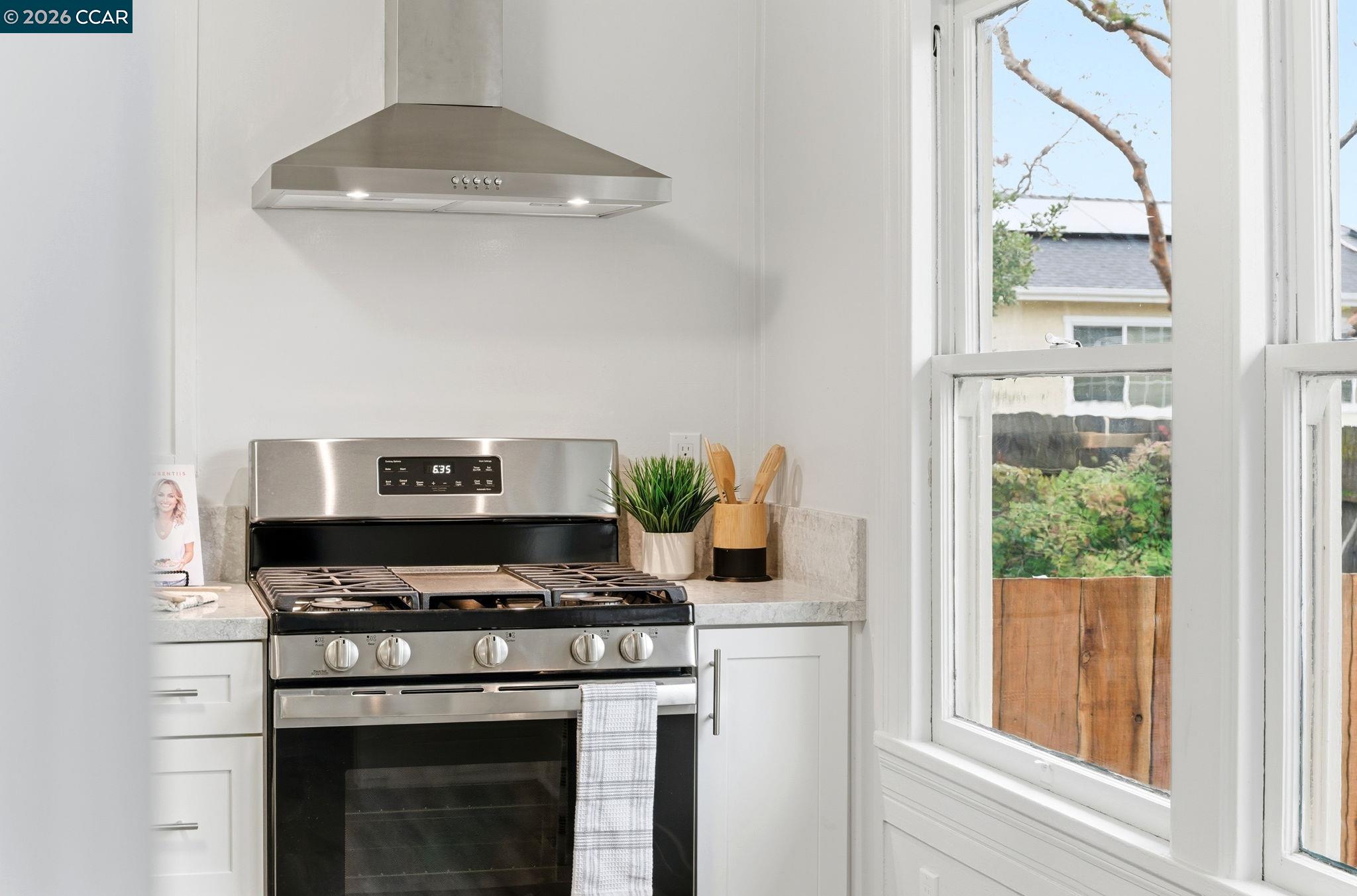 Detail Gallery Image 14 of 42 For 2142 Grant St, Concord,  CA 94520 - 3 Beds | 2 Baths