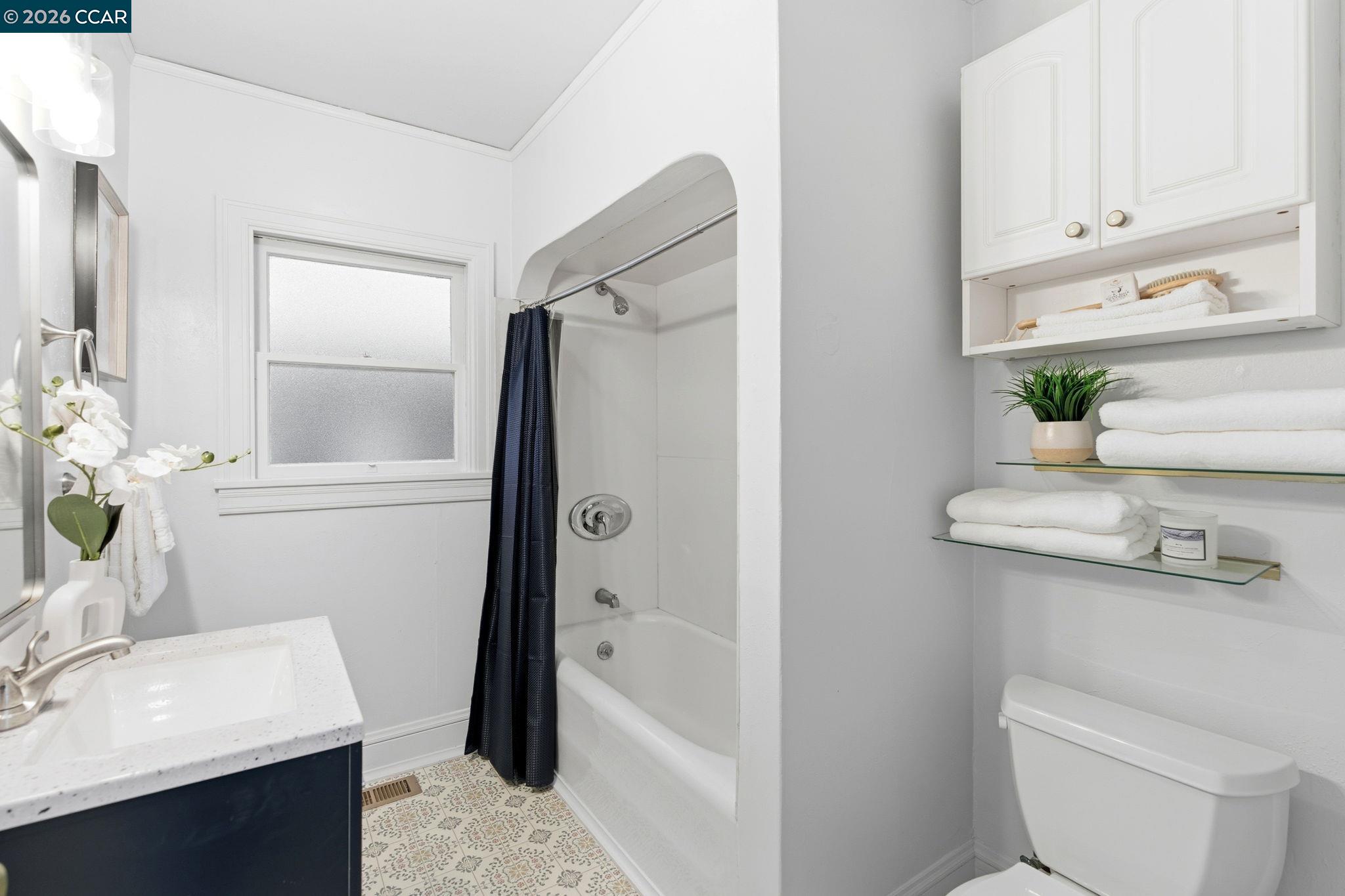 Detail Gallery Image 17 of 42 For 2142 Grant St, Concord,  CA 94520 - 3 Beds | 2 Baths