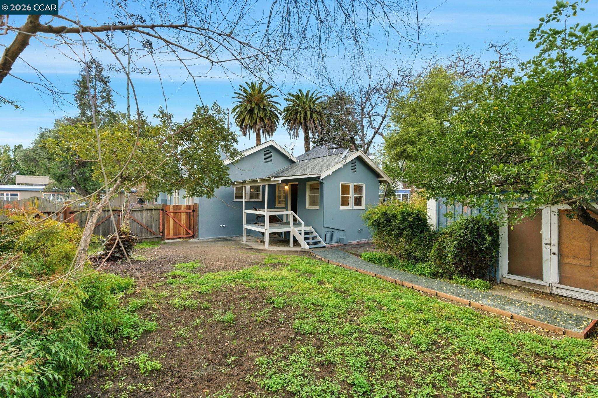 Detail Gallery Image 30 of 42 For 2142 Grant St, Concord,  CA 94520 - 3 Beds | 2 Baths