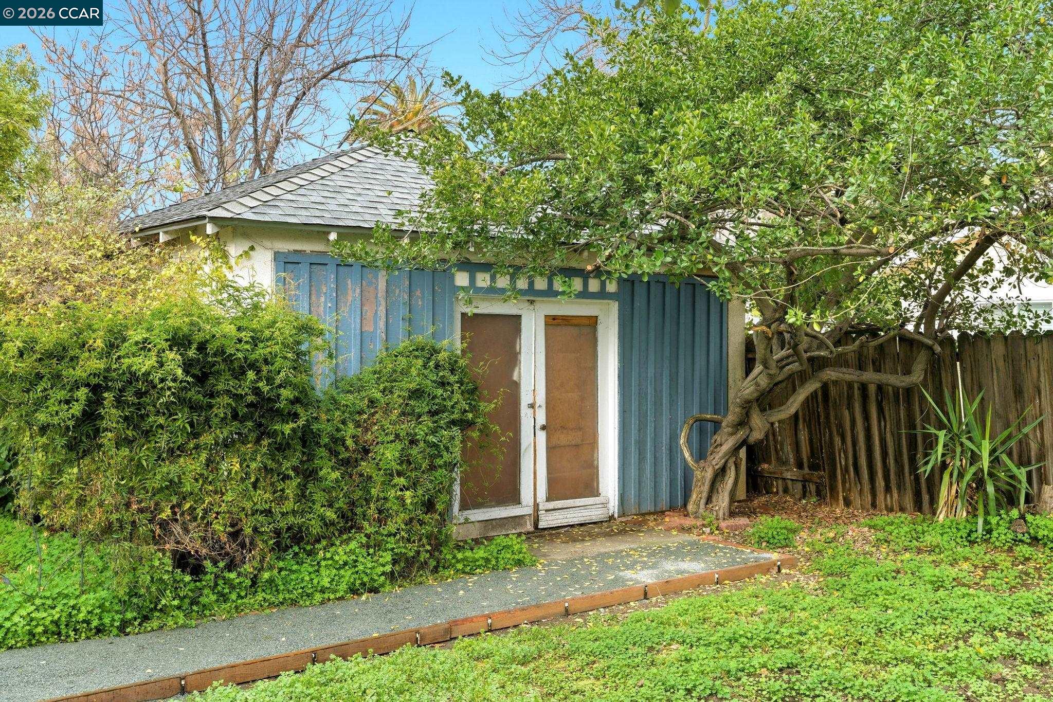 Detail Gallery Image 31 of 42 For 2142 Grant St, Concord,  CA 94520 - 3 Beds | 2 Baths