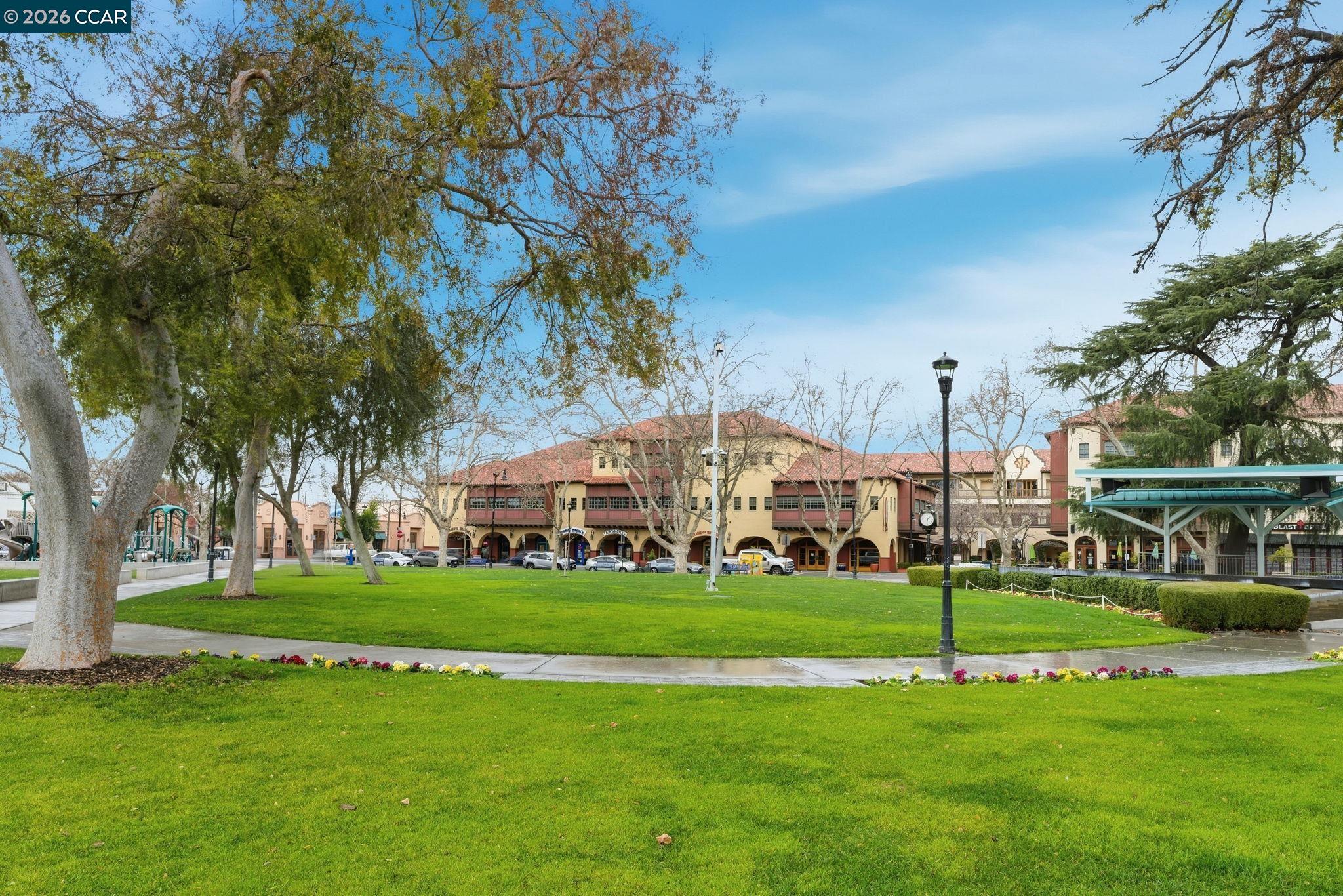 Detail Gallery Image 38 of 42 For 2142 Grant St, Concord,  CA 94520 - 3 Beds | 2 Baths