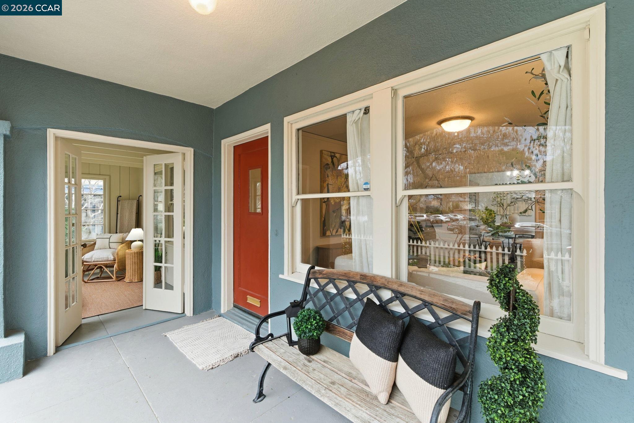 Detail Gallery Image 5 of 42 For 2142 Grant St, Concord,  CA 94520 - 3 Beds | 2 Baths