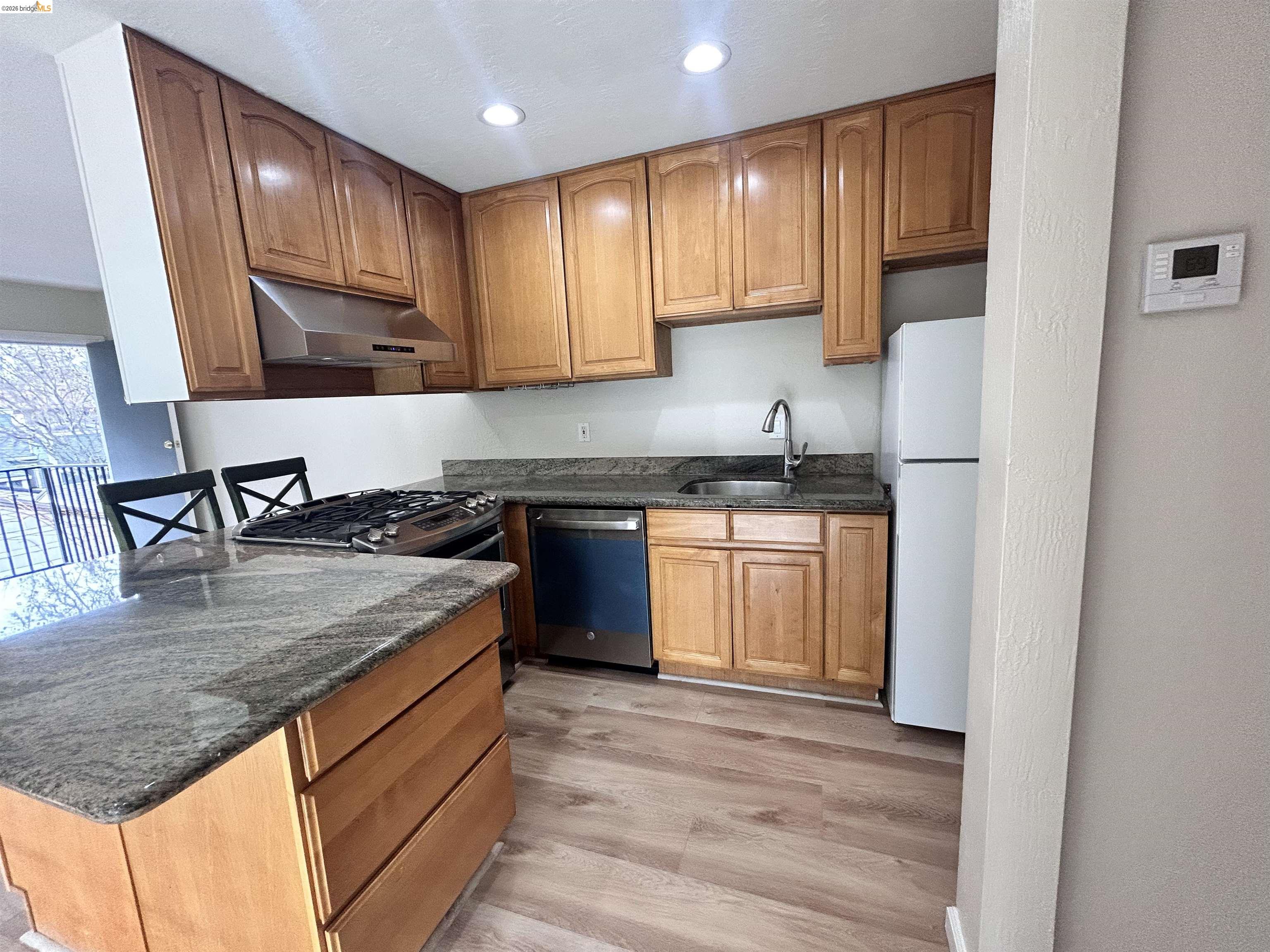 Detail Gallery Image 12 of 26 For 3620 Walnut St #B,  Lafayette,  CA 94549 - 2 Beds | 2 Baths