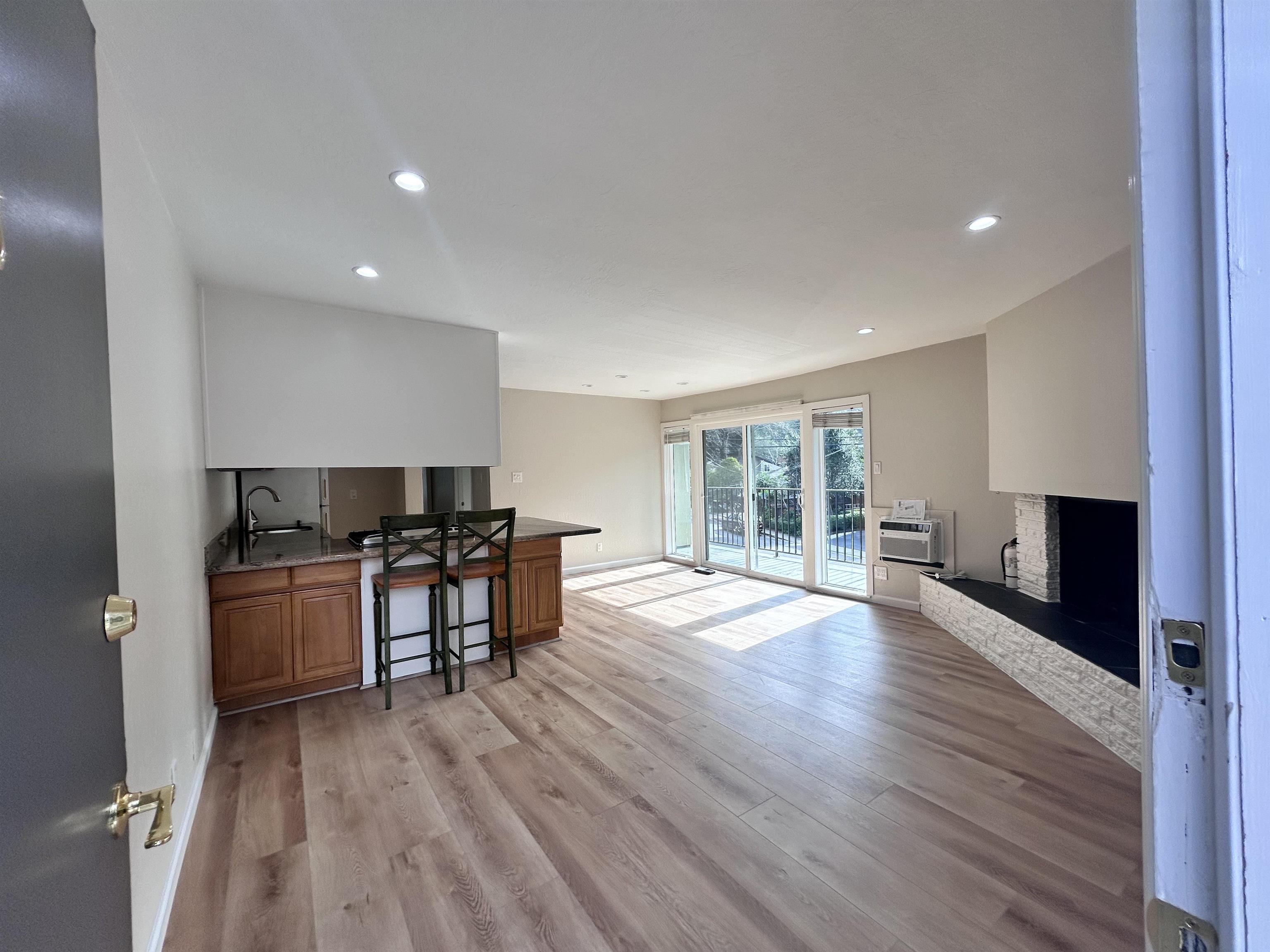 Detail Gallery Image 5 of 26 For 3620 Walnut St #B,  Lafayette,  CA 94549 - 2 Beds | 2 Baths