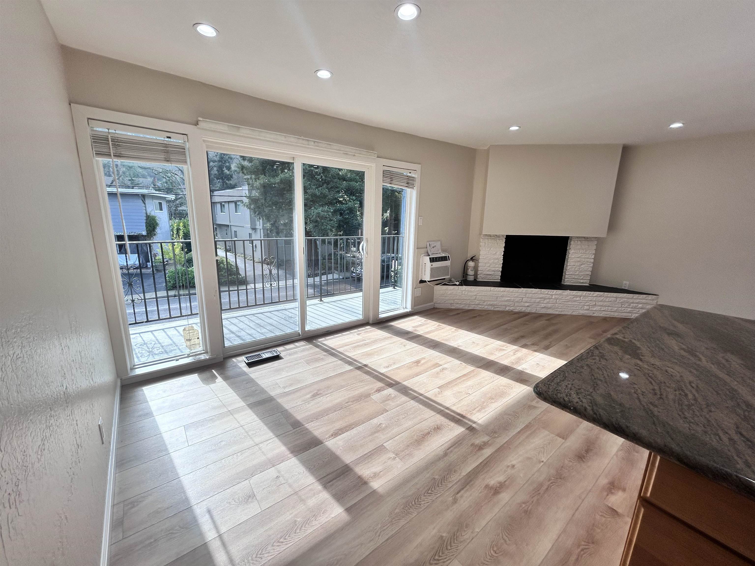 Detail Gallery Image 8 of 26 For 3620 Walnut St #B,  Lafayette,  CA 94549 - 2 Beds | 2 Baths