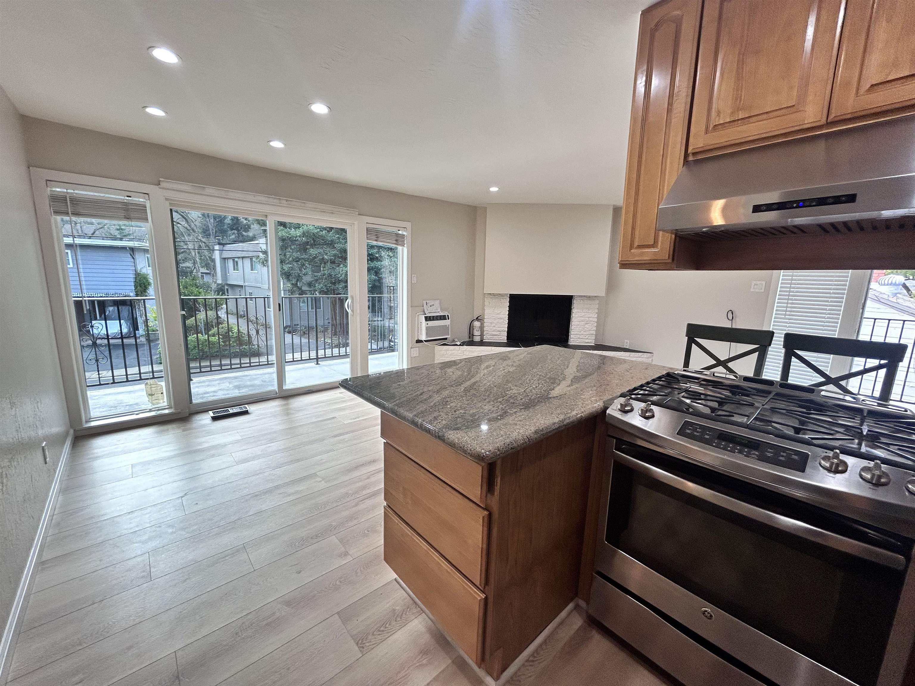 Detail Gallery Image 10 of 26 For 3620 Walnut St #B,  Lafayette,  CA 94549 - 2 Beds | 2 Baths