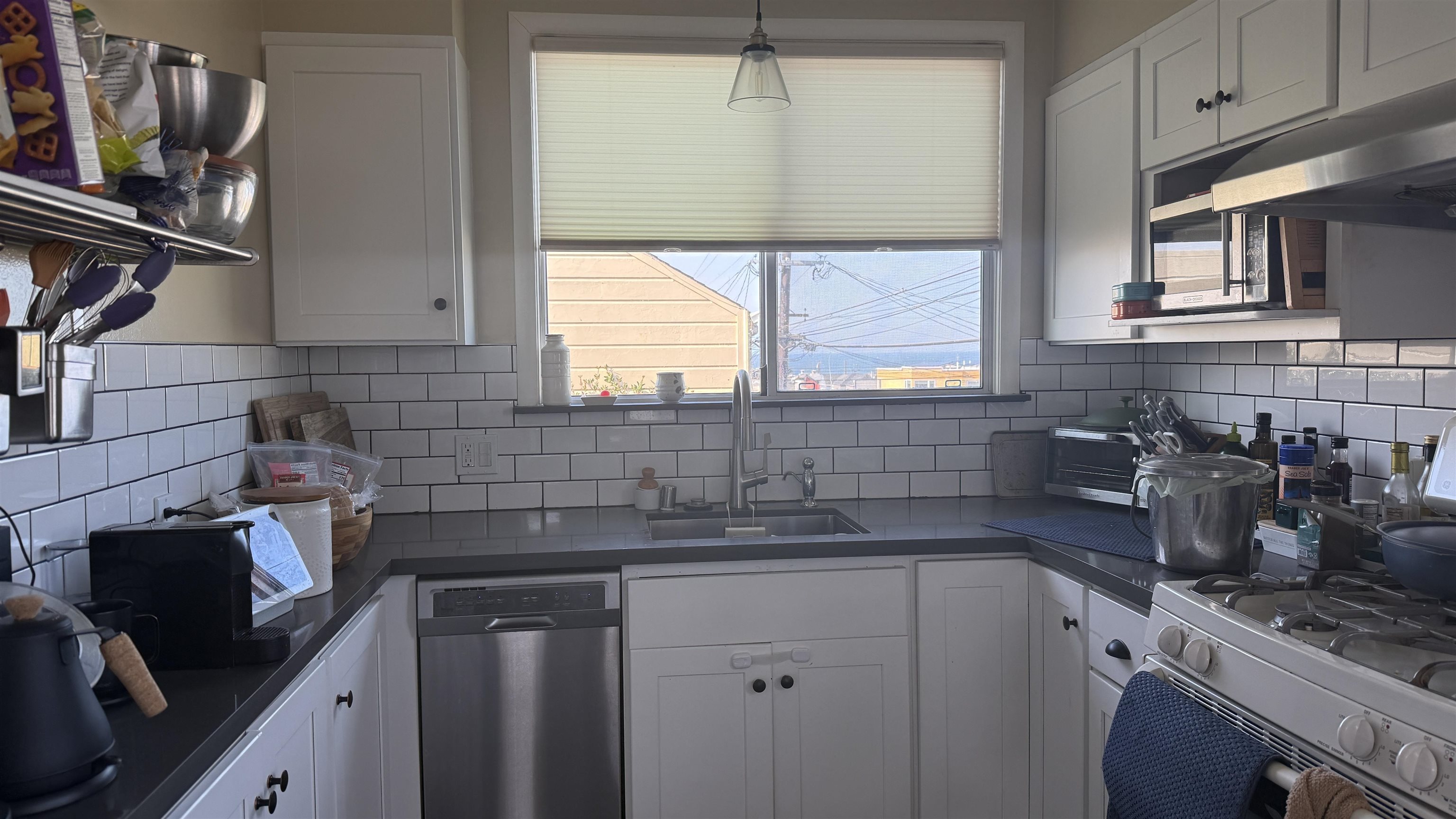 Detail Gallery Image 2 of 4 For 2701 43rd Ave, San Francisco,  CA 94116 - 3 Beds | 2 Baths