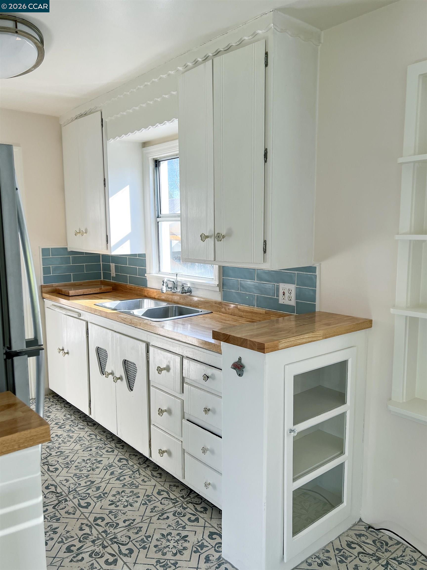 Detail Gallery Image 13 of 46 For 192 Viewmont Ave, Vallejo,  CA 94590 - 3 Beds | 2 Baths