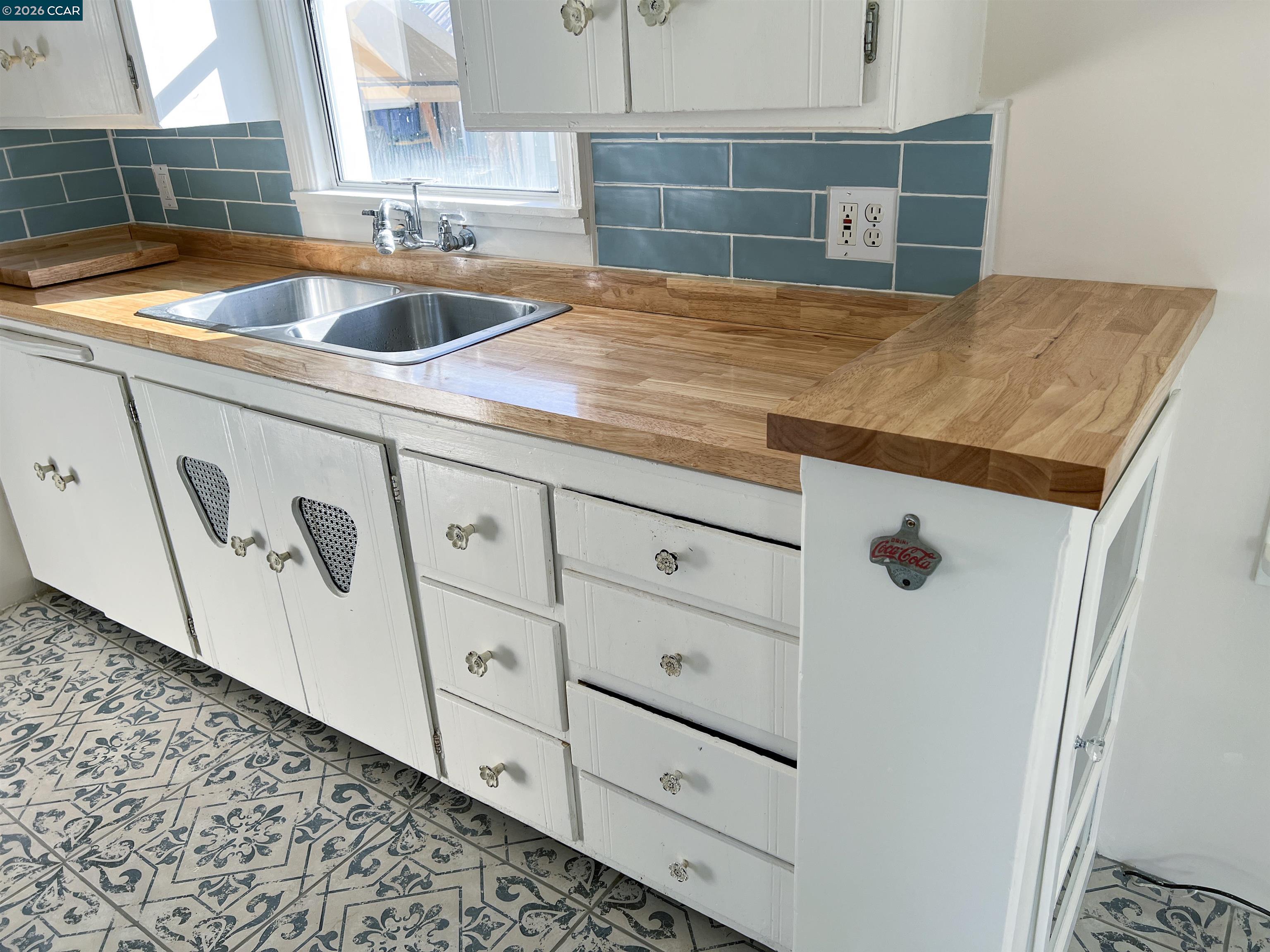 Detail Gallery Image 15 of 46 For 192 Viewmont Ave, Vallejo,  CA 94590 - 3 Beds | 2 Baths