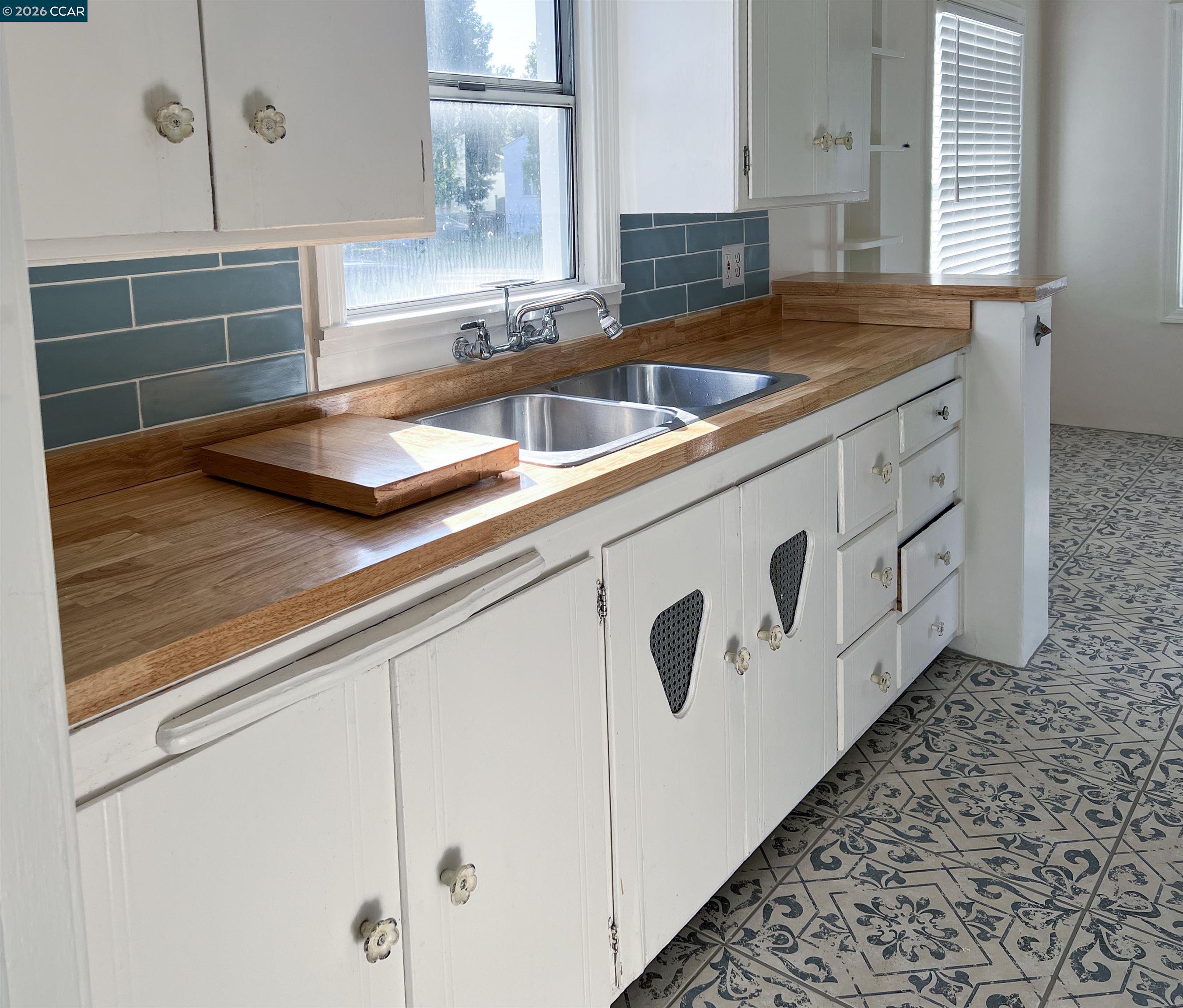 Detail Gallery Image 16 of 46 For 192 Viewmont Ave, Vallejo,  CA 94590 - 3 Beds | 2 Baths