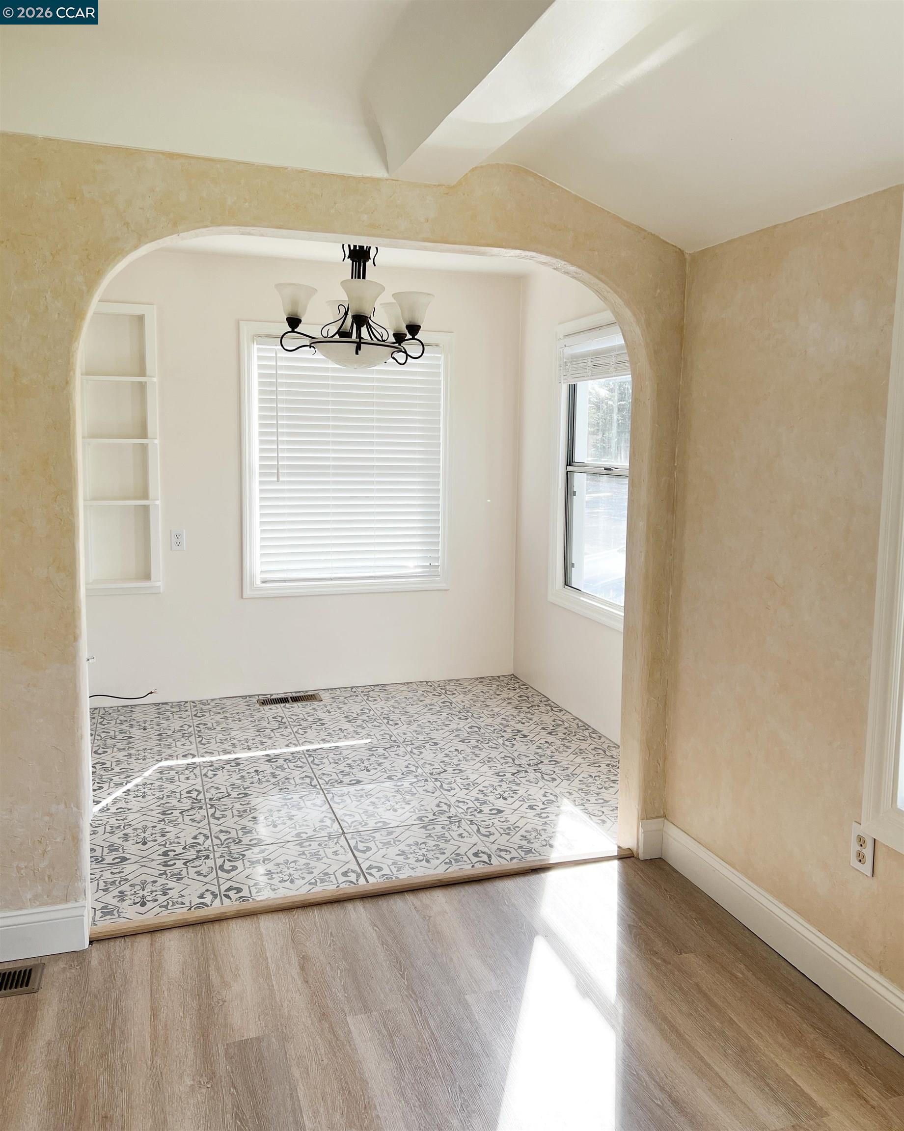 Detail Gallery Image 8 of 46 For 192 Viewmont Ave, Vallejo,  CA 94590 - 3 Beds | 2 Baths