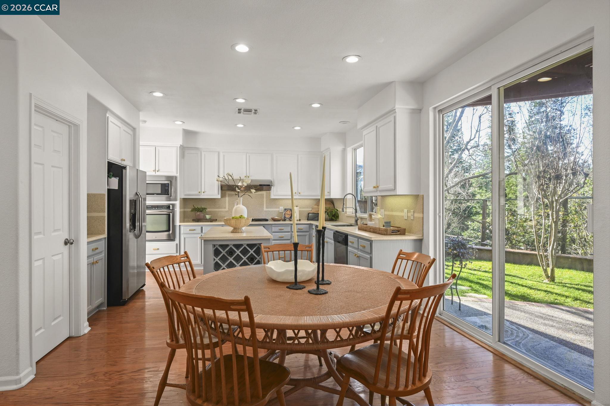 Detail Gallery Image 16 of 48 For 612 Pasa Tiempo Ct, Pleasant Hill,  CA 94523 - 4 Beds | 2/1 Baths