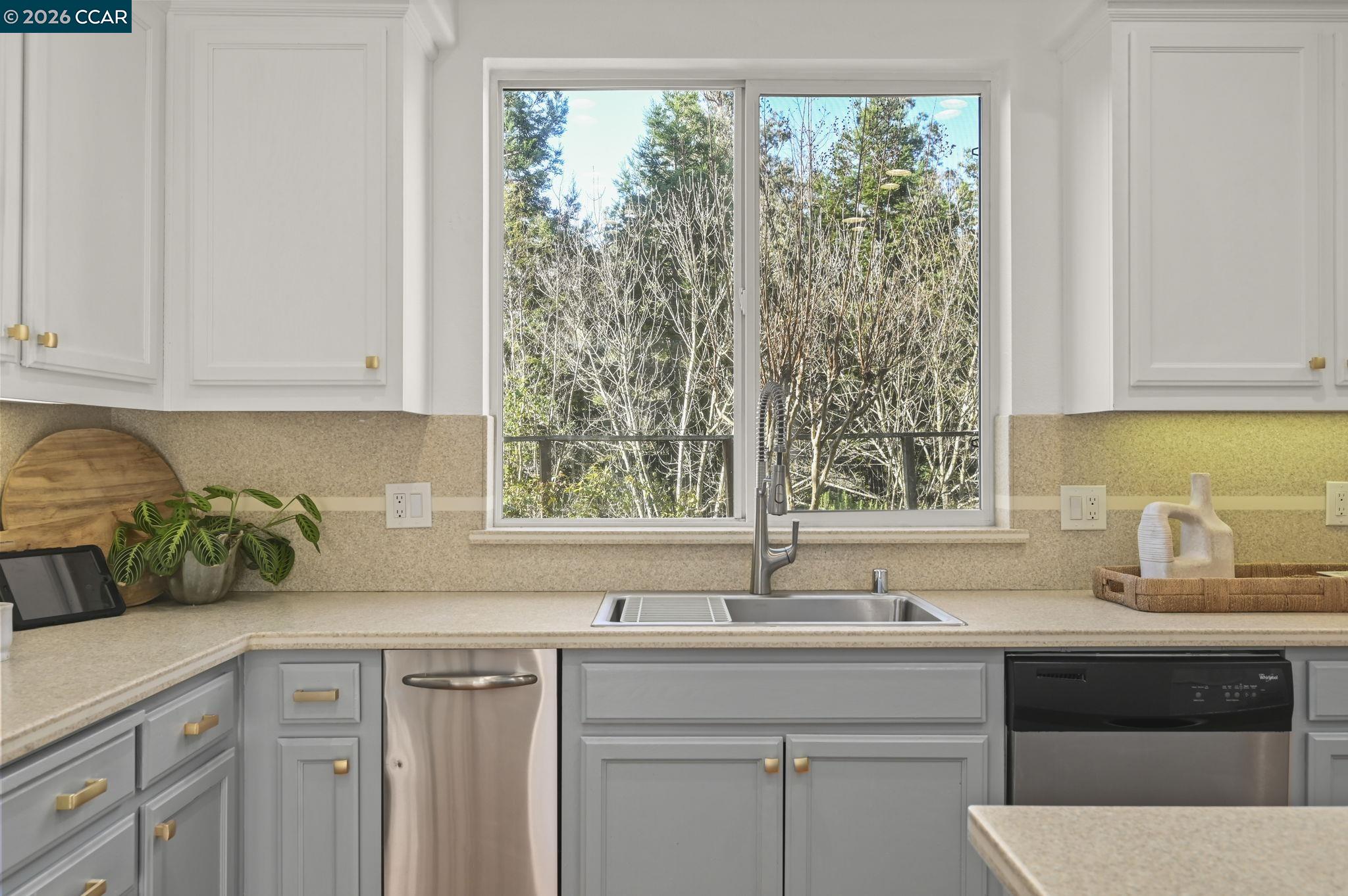 Detail Gallery Image 19 of 48 For 612 Pasa Tiempo Ct, Pleasant Hill,  CA 94523 - 4 Beds | 2/1 Baths