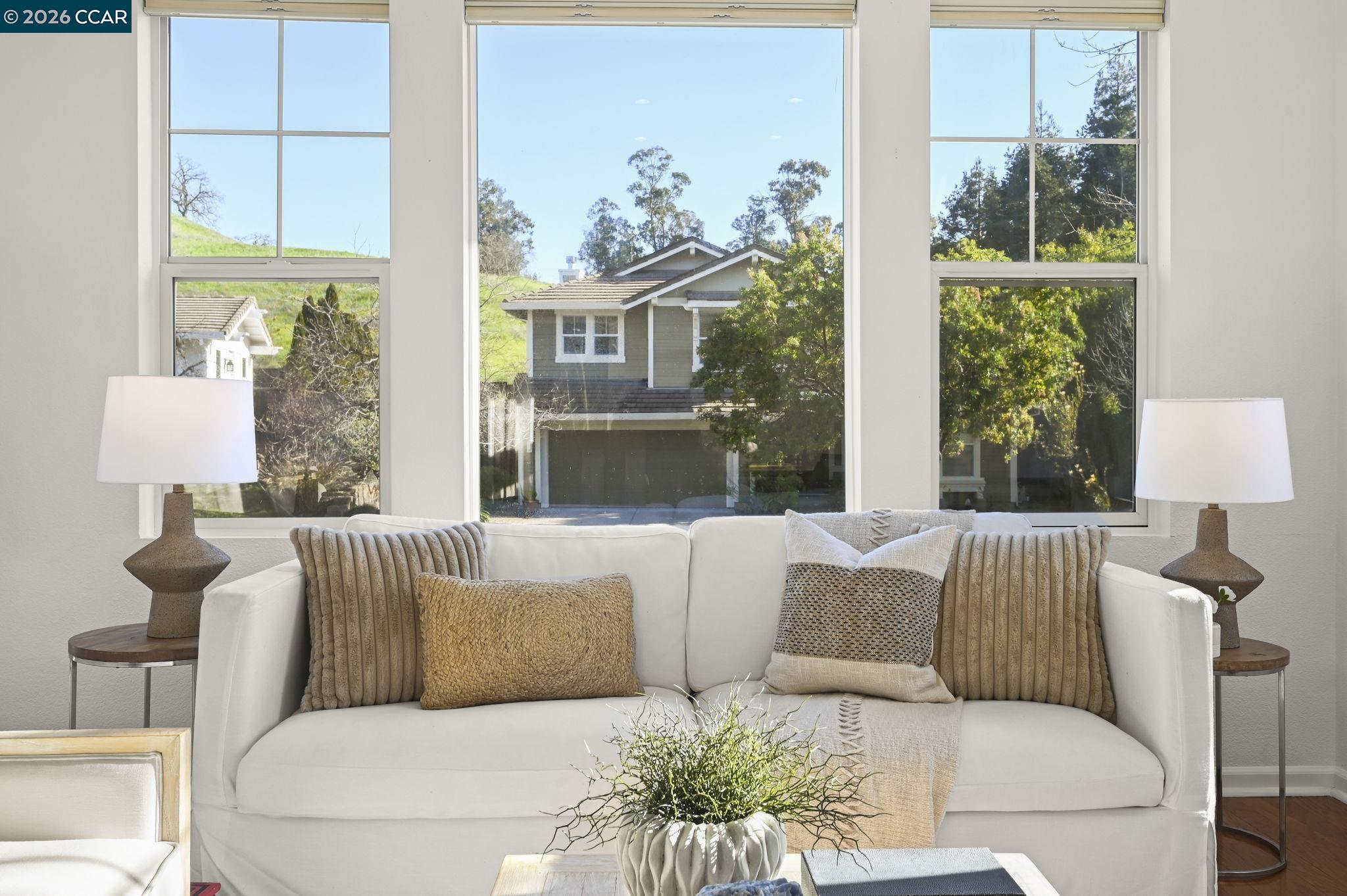 Detail Gallery Image 10 of 48 For 612 Pasa Tiempo Ct, Pleasant Hill,  CA 94523 - 4 Beds | 2/1 Baths