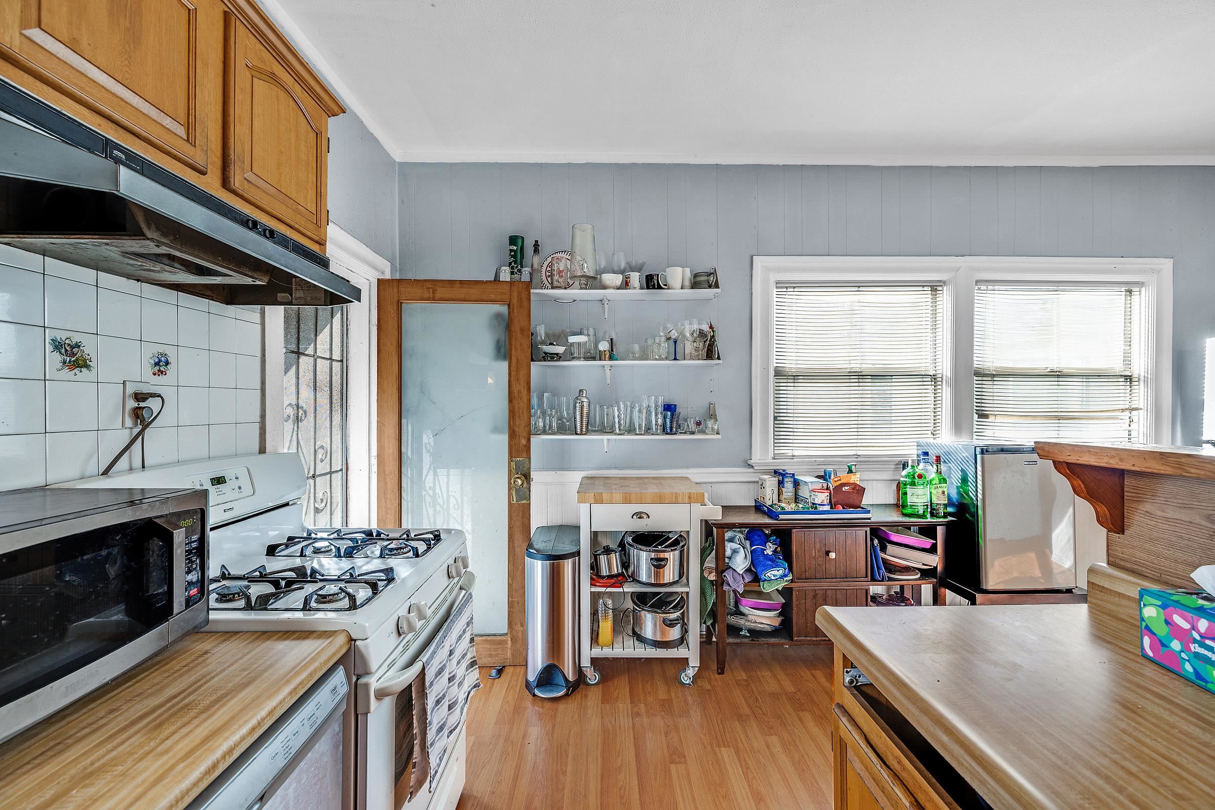 Detail Gallery Image 19 of 38 For 976 Park St, Alameda,  CA 94501 - 5 Beds | 3/1 Baths