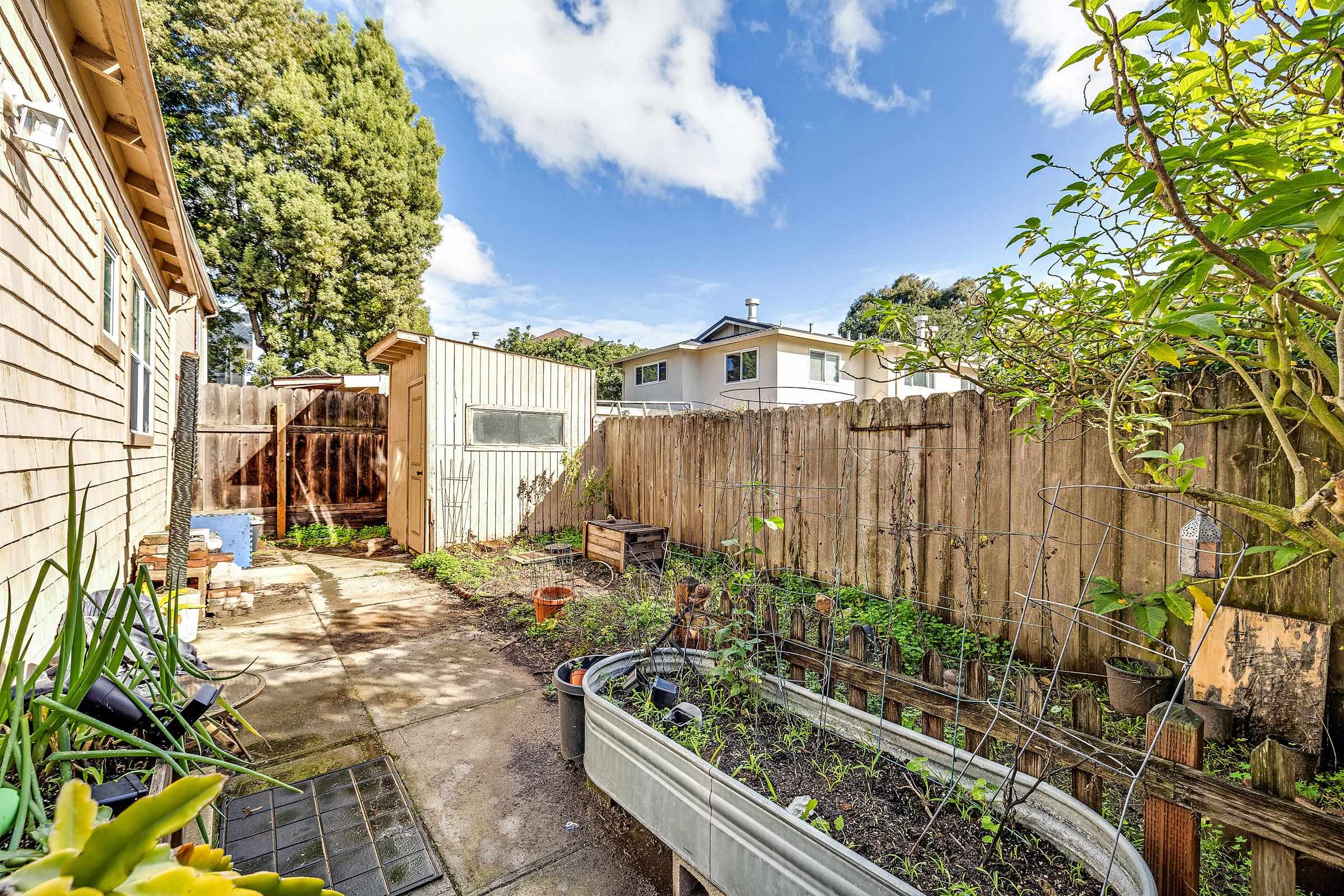 Detail Gallery Image 28 of 38 For 976 Park St, Alameda,  CA 94501 - 5 Beds | 3/1 Baths