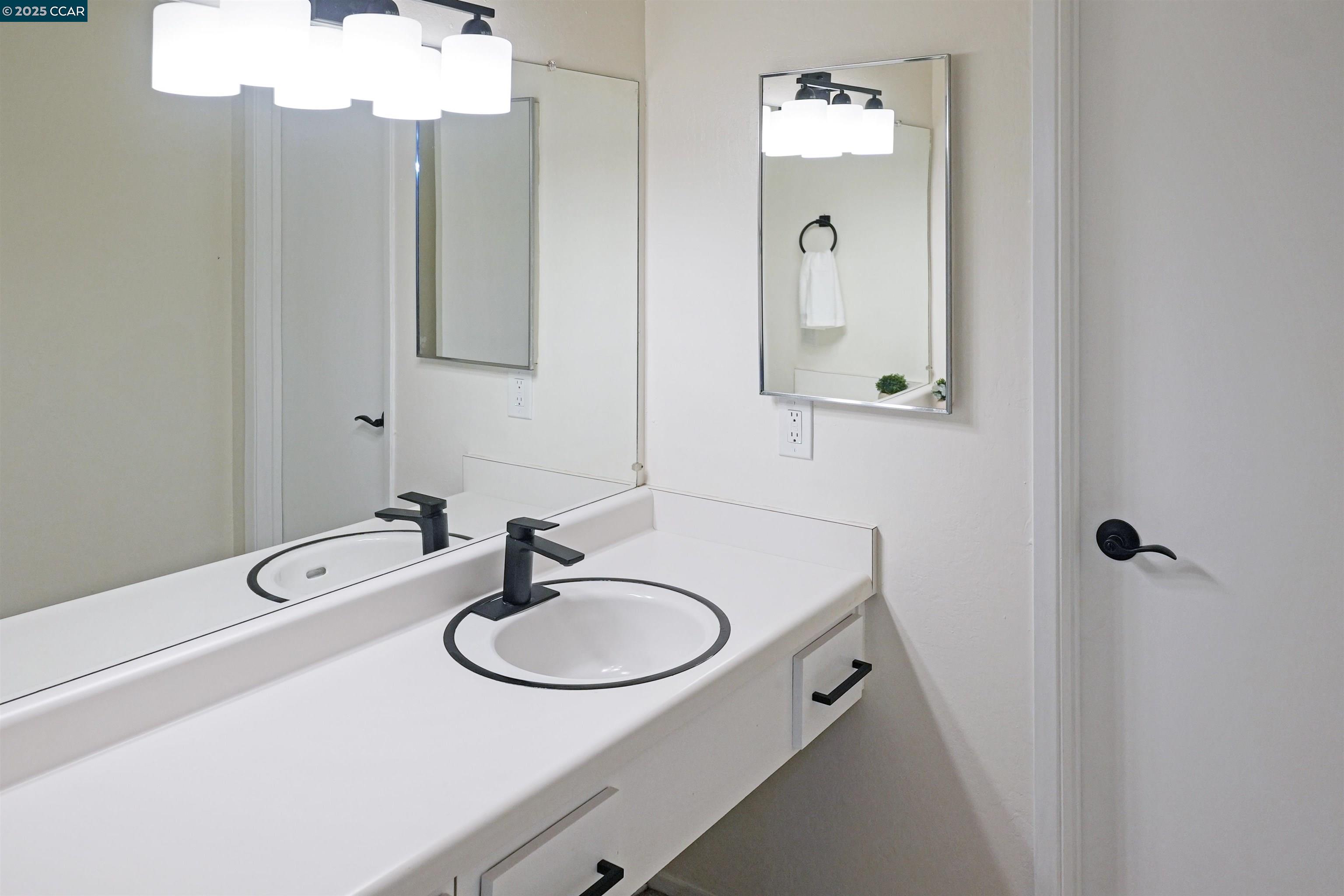 Photo #8: 41122830 Listing: Photo #8