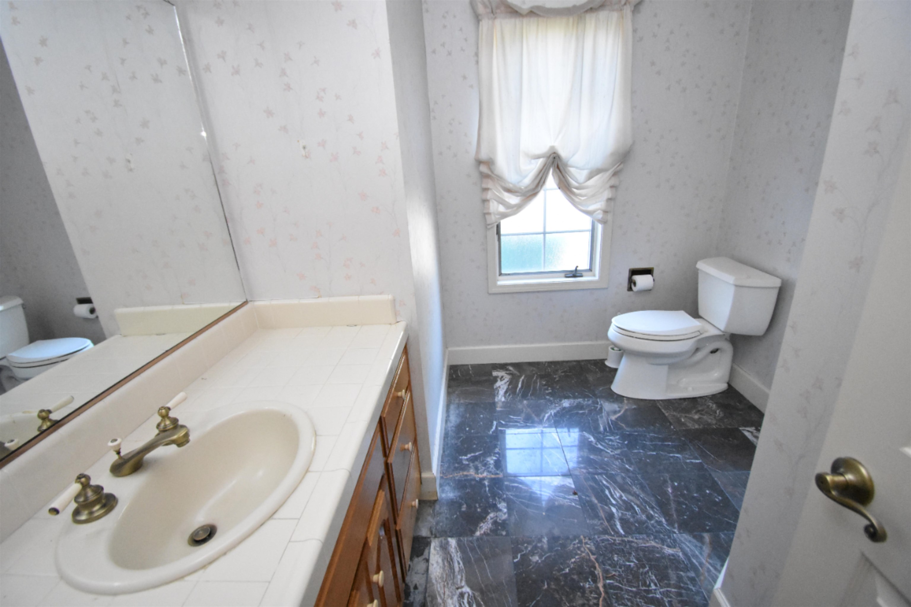 Detail Gallery Image 20 of 36 For 2350 Saint Anton Dr, Lodi,  CA 95242 - 3 Beds | 3/2 Baths