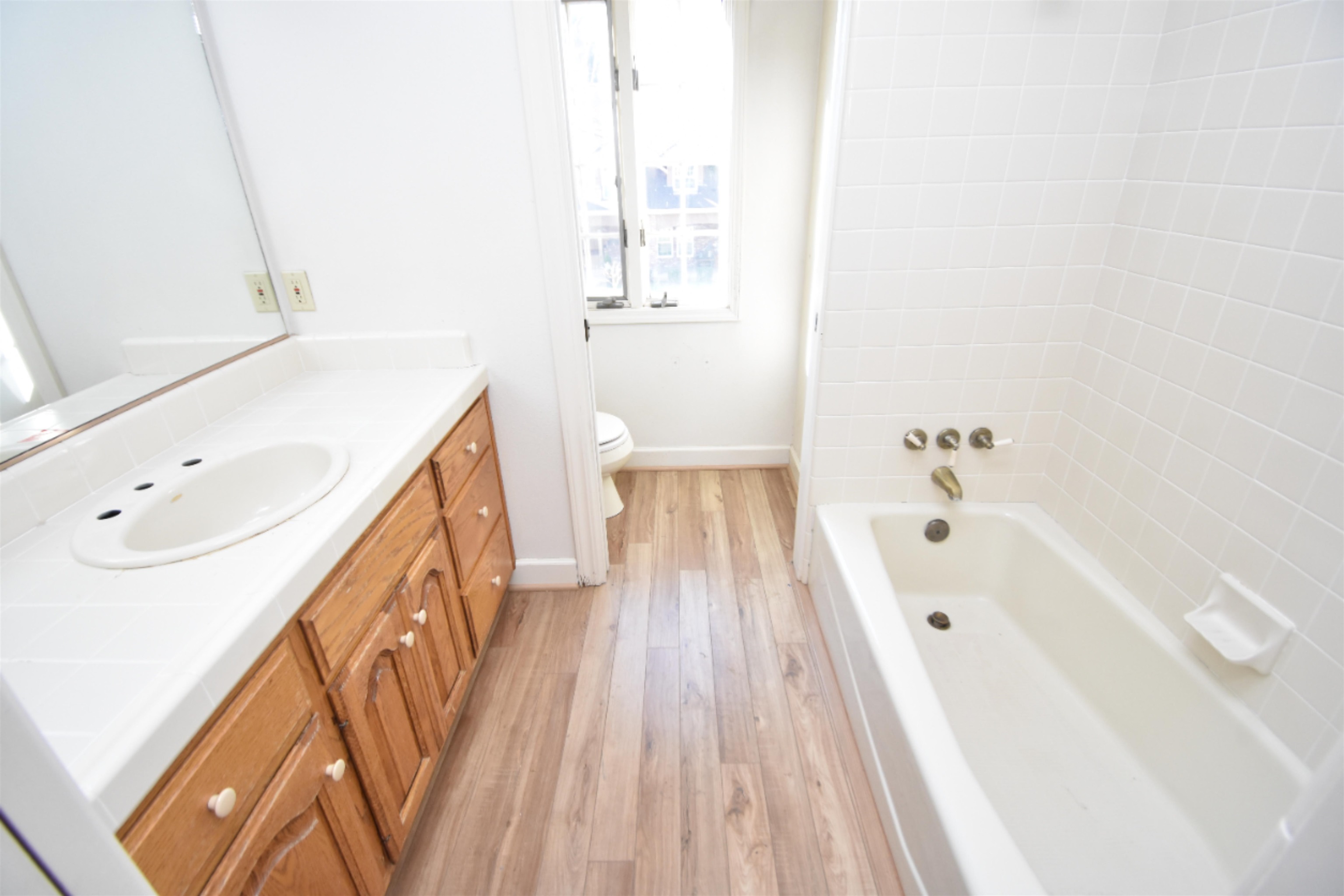 Detail Gallery Image 20 of 28 For 2350 Saint Anton Dr, Lodi,  CA 95242 - 3 Beds | 5 Baths