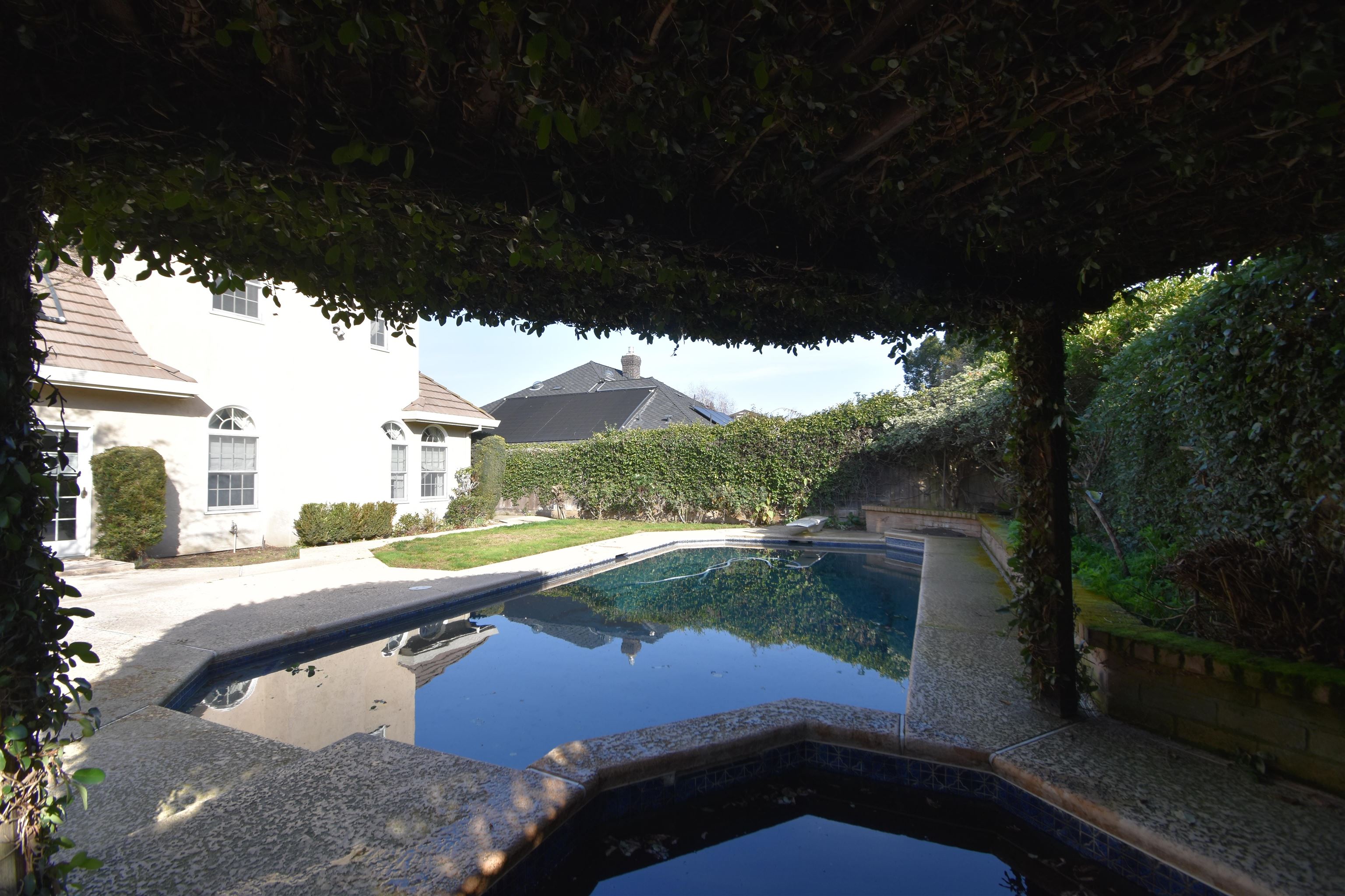 Detail Gallery Image 6 of 28 For 2350 Saint Anton Dr, Lodi,  CA 95242 - 3 Beds | 5 Baths