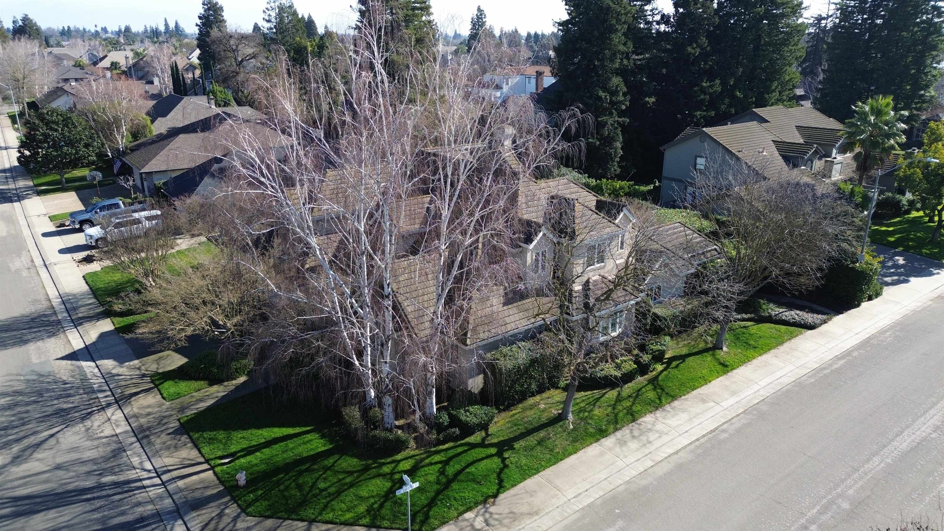 Detail Gallery Image 8 of 28 For 2350 Saint Anton Dr, Lodi,  CA 95242 - 3 Beds | 5 Baths