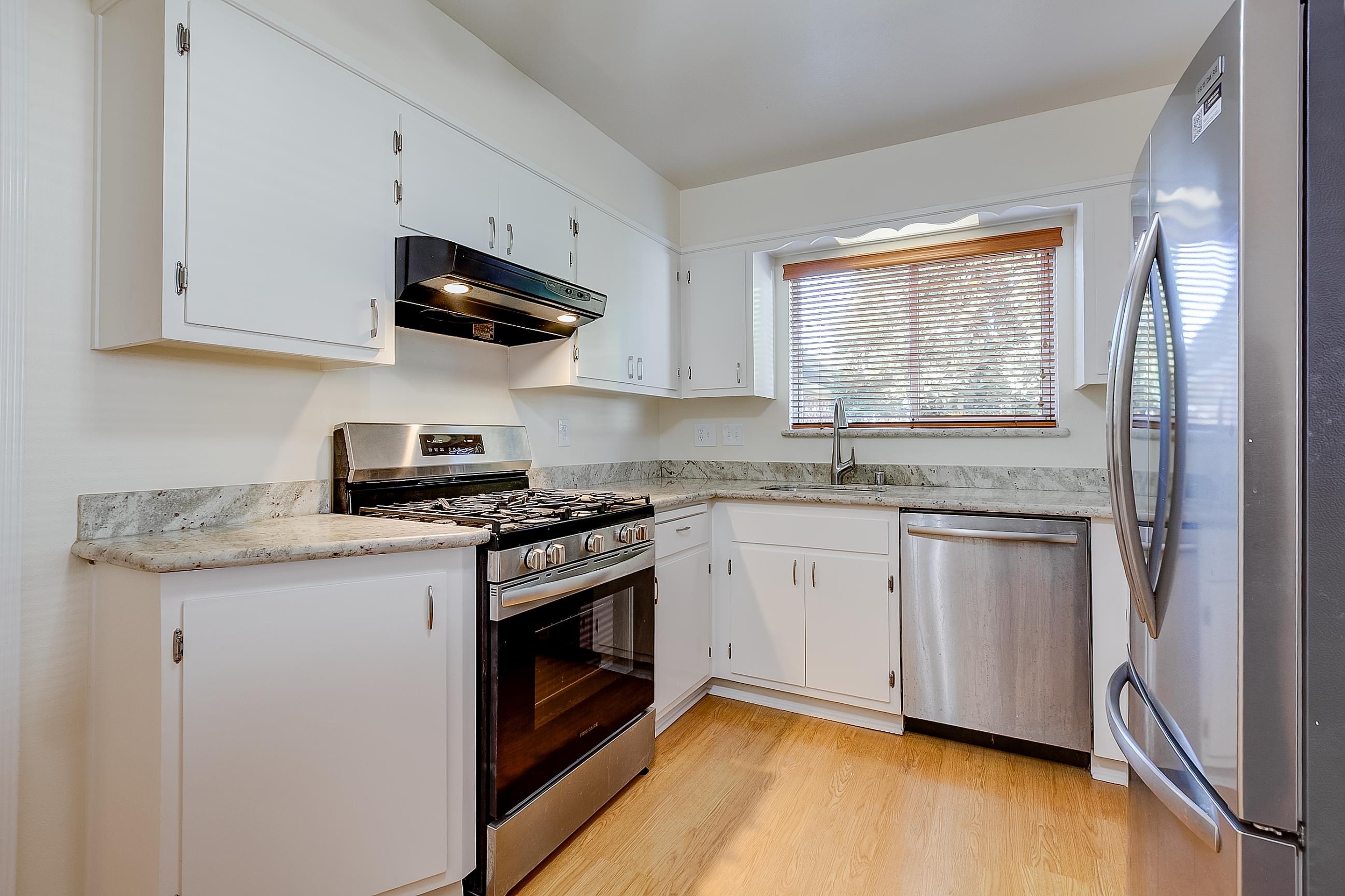 Detail Gallery Image 12 of 20 For 17437 via Frances, San Lorenzo,  CA 94580 - 3 Beds | 2 Baths