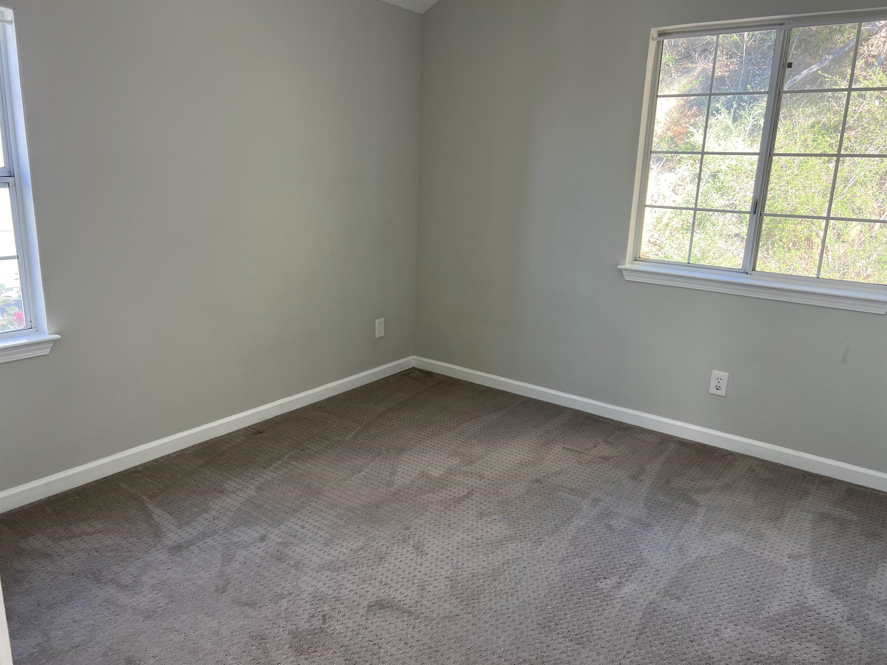 Detail Gallery Image 11 of 14 For 4338 Terrabella Way, Oakland,  CA 94619 - 3 Beds | 2/1 Baths