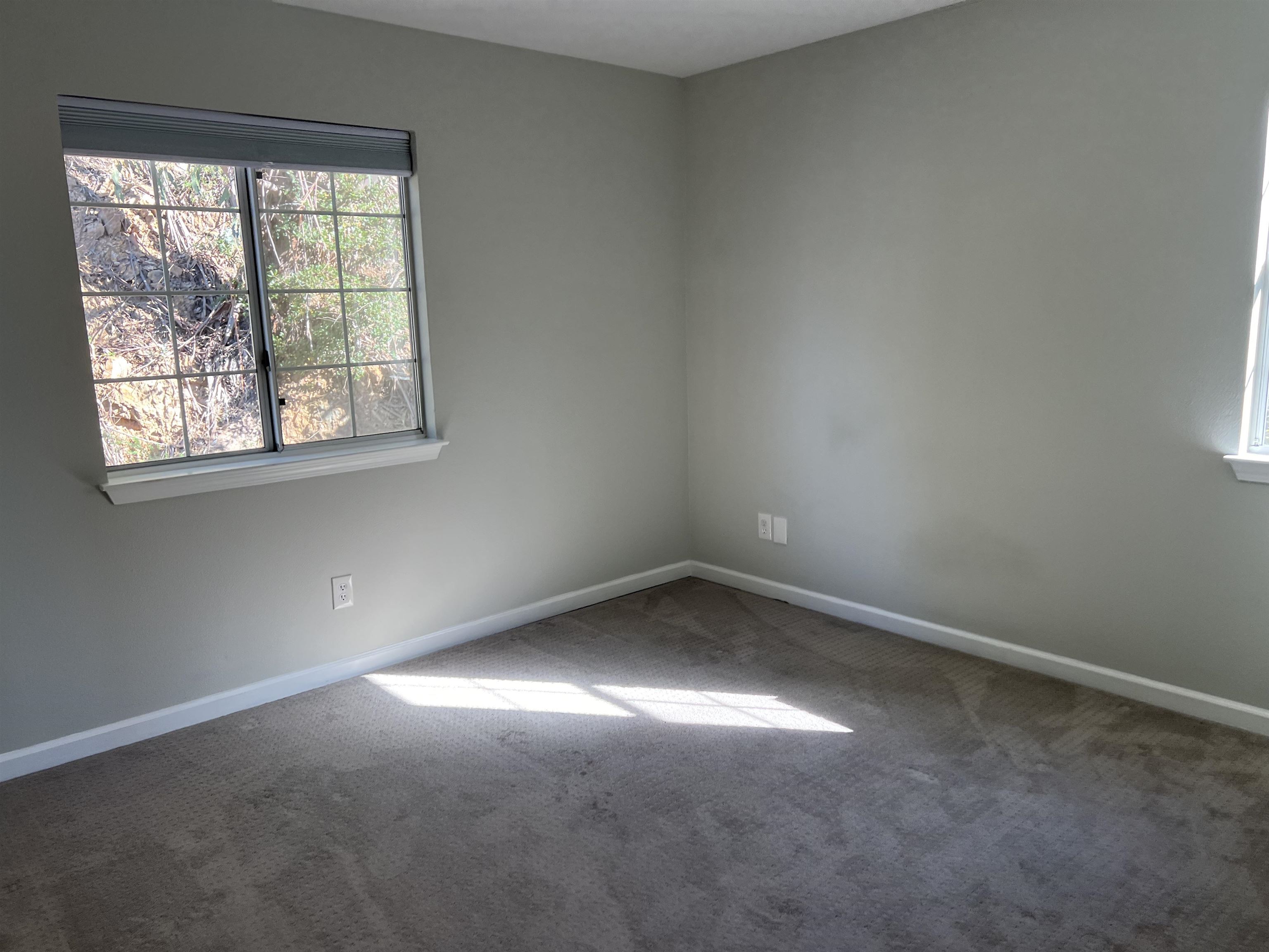 Detail Gallery Image 10 of 14 For 4338 Terrabella Way, Oakland,  CA 94619 - 3 Beds | 2/1 Baths