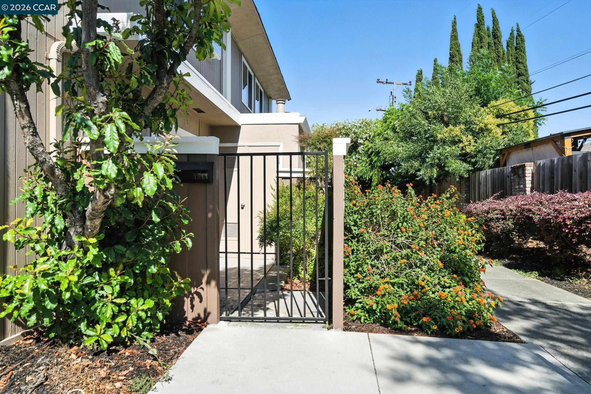 Photo #2: 41122843 Listing: Photo #2