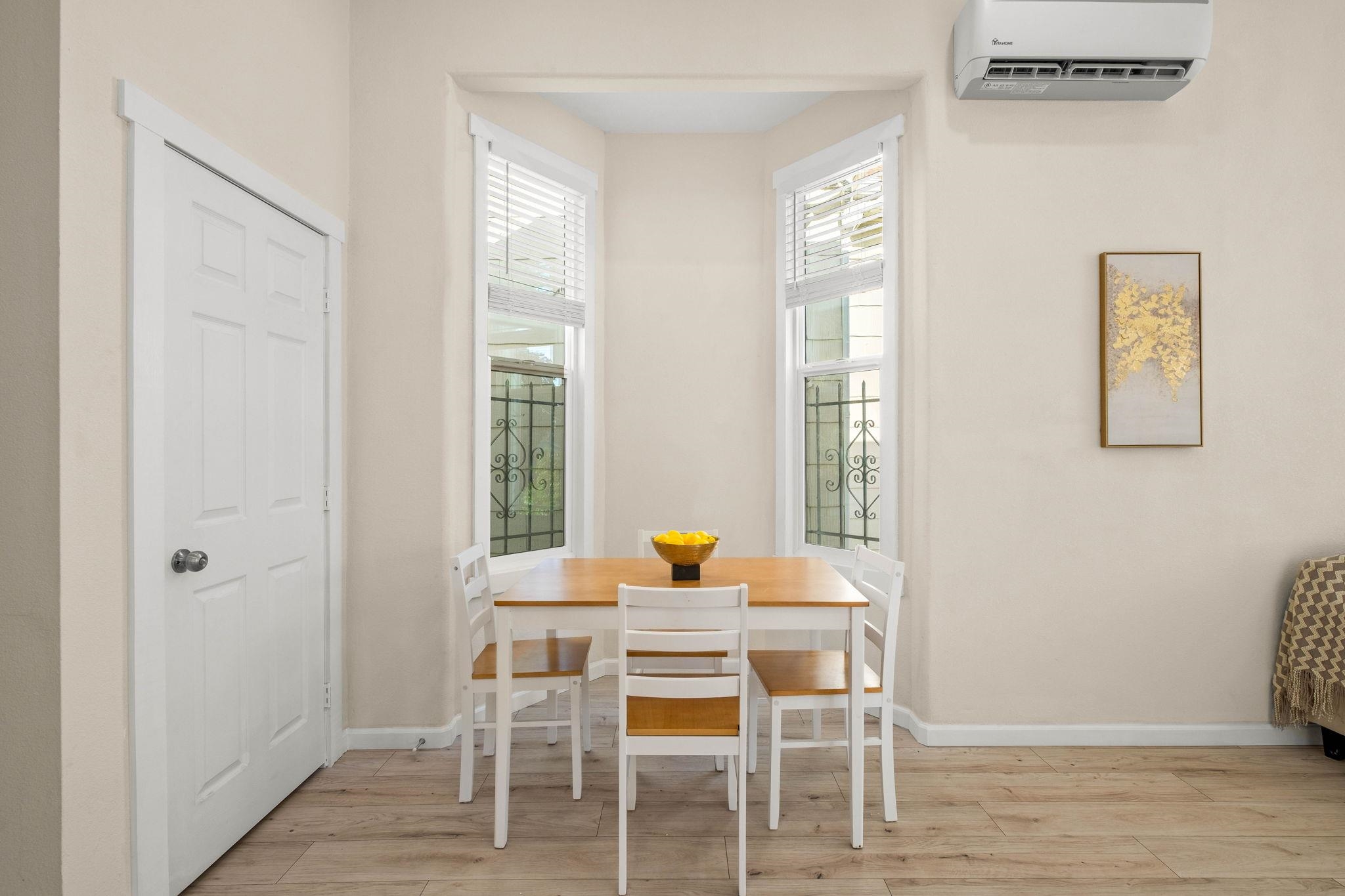 Detail Gallery Image 11 of 58 For 879 Wood St., Oakland,  CA 94607 - – Beds | – Baths