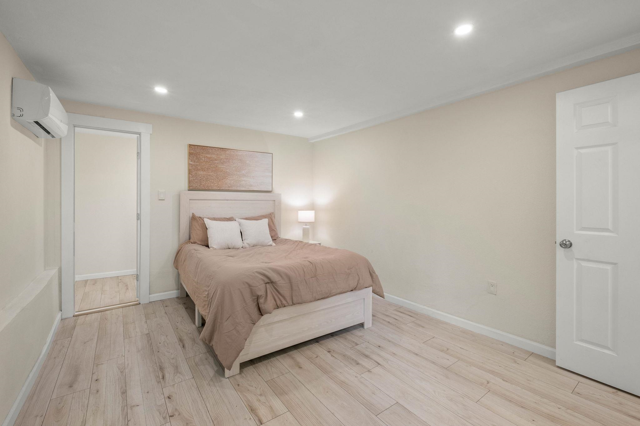 Detail Gallery Image 25 of 58 For 879 Wood St., Oakland,  CA 94607 - – Beds | – Baths