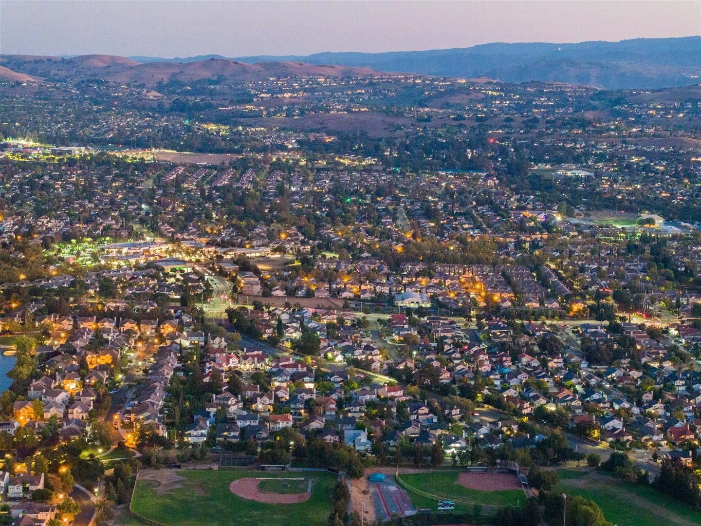 Detail Gallery Image 7 of 60 For 3198 Vintage Crest Dr, San Jose,  CA 95148 - 5 Beds | 3 Baths