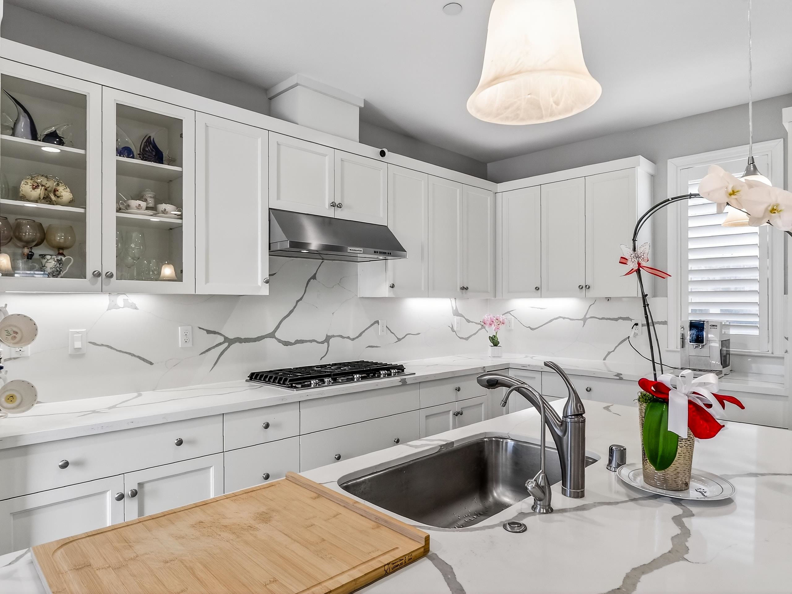 Detail Gallery Image 14 of 38 For 5030 Brook Valley Loop, San Jose,  CA 95136 - 3 Beds | 2/1 Baths