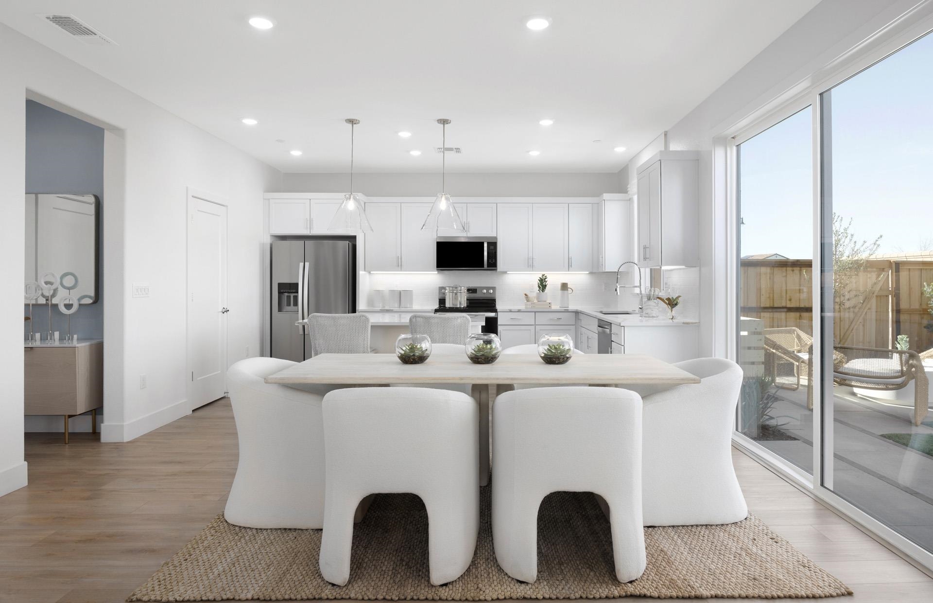 Detail Gallery Image 5 of 18 For 373 E Beatrice Avenue, Mountain House,  CA 95391 - 4 Beds | 3 Baths