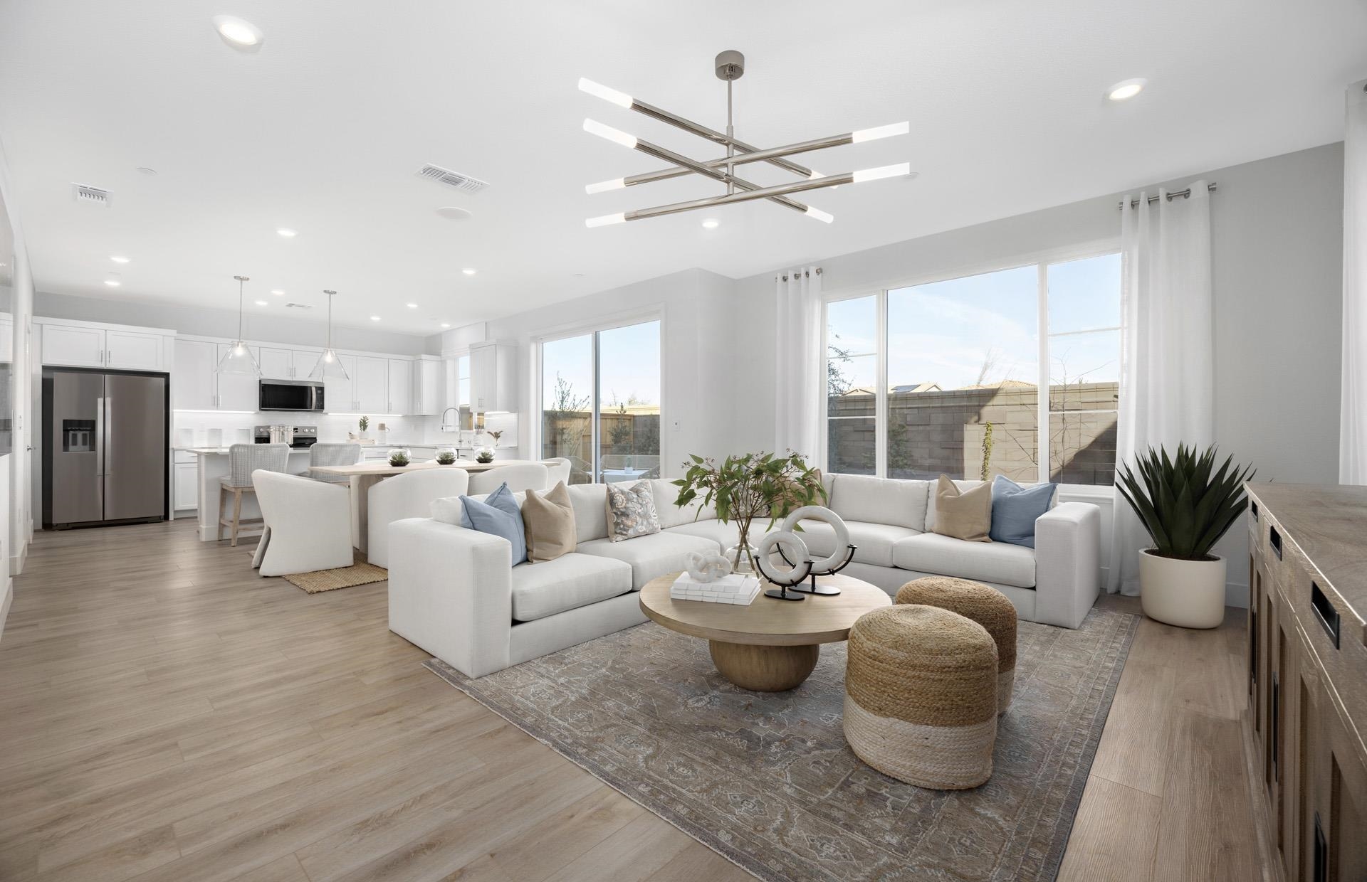 Detail Gallery Image 8 of 18 For 373 E Beatrice Avenue, Mountain House,  CA 95391 - 4 Beds | 3 Baths