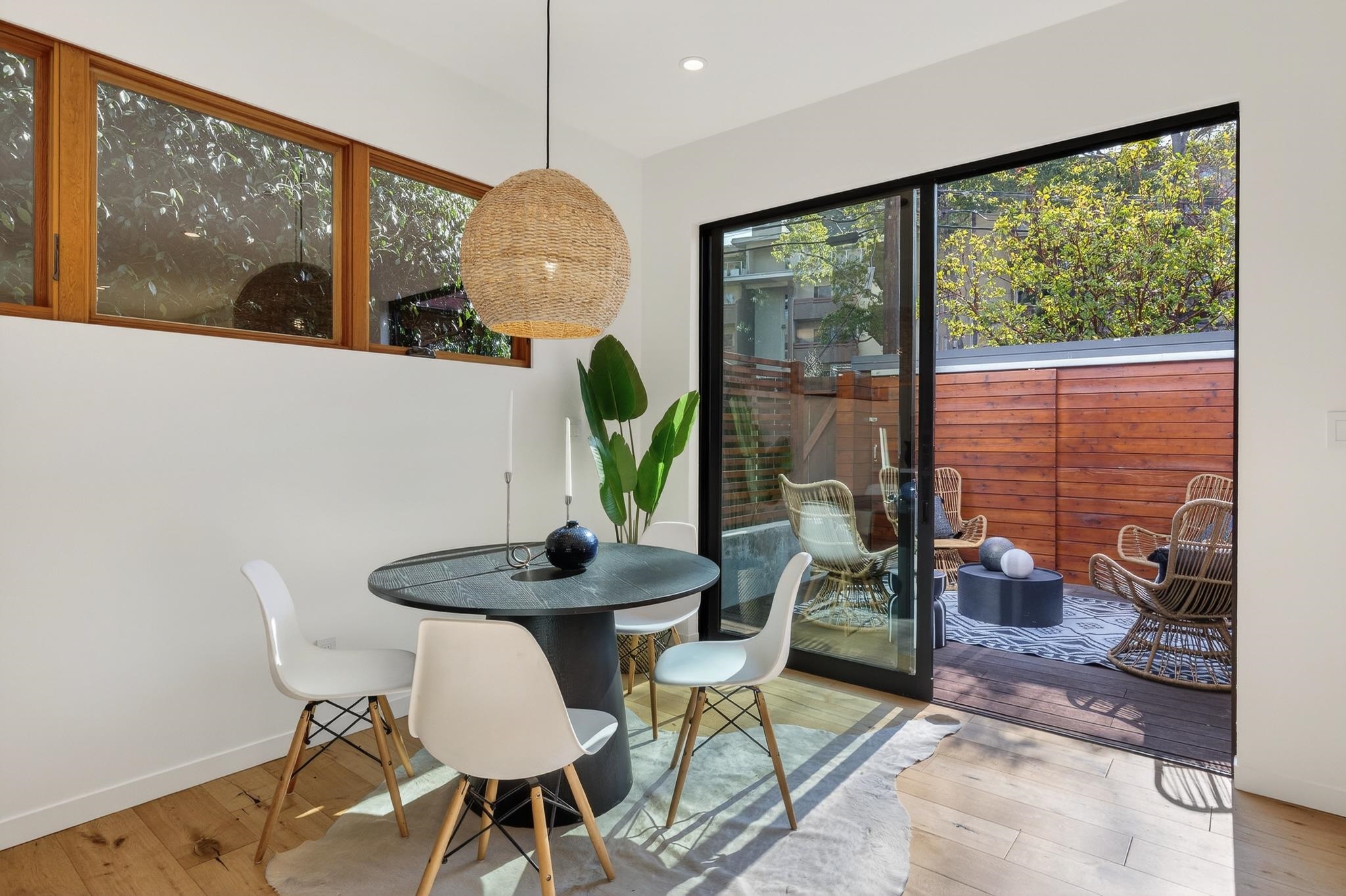 Detail Gallery Image 12 of 48 For 577 El Dorado Ave, Oakland,  CA 94611 - 2 Beds | 2/1 Baths