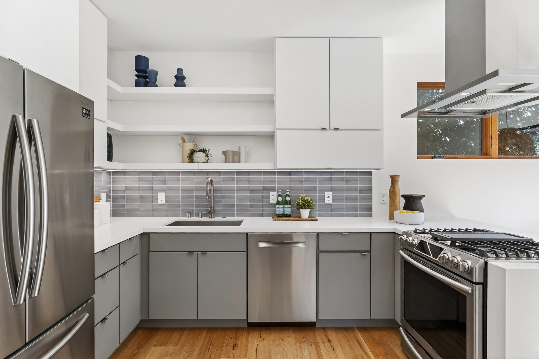 Detail Gallery Image 19 of 48 For 577 El Dorado Ave, Oakland,  CA 94611 - 2 Beds | 2/1 Baths