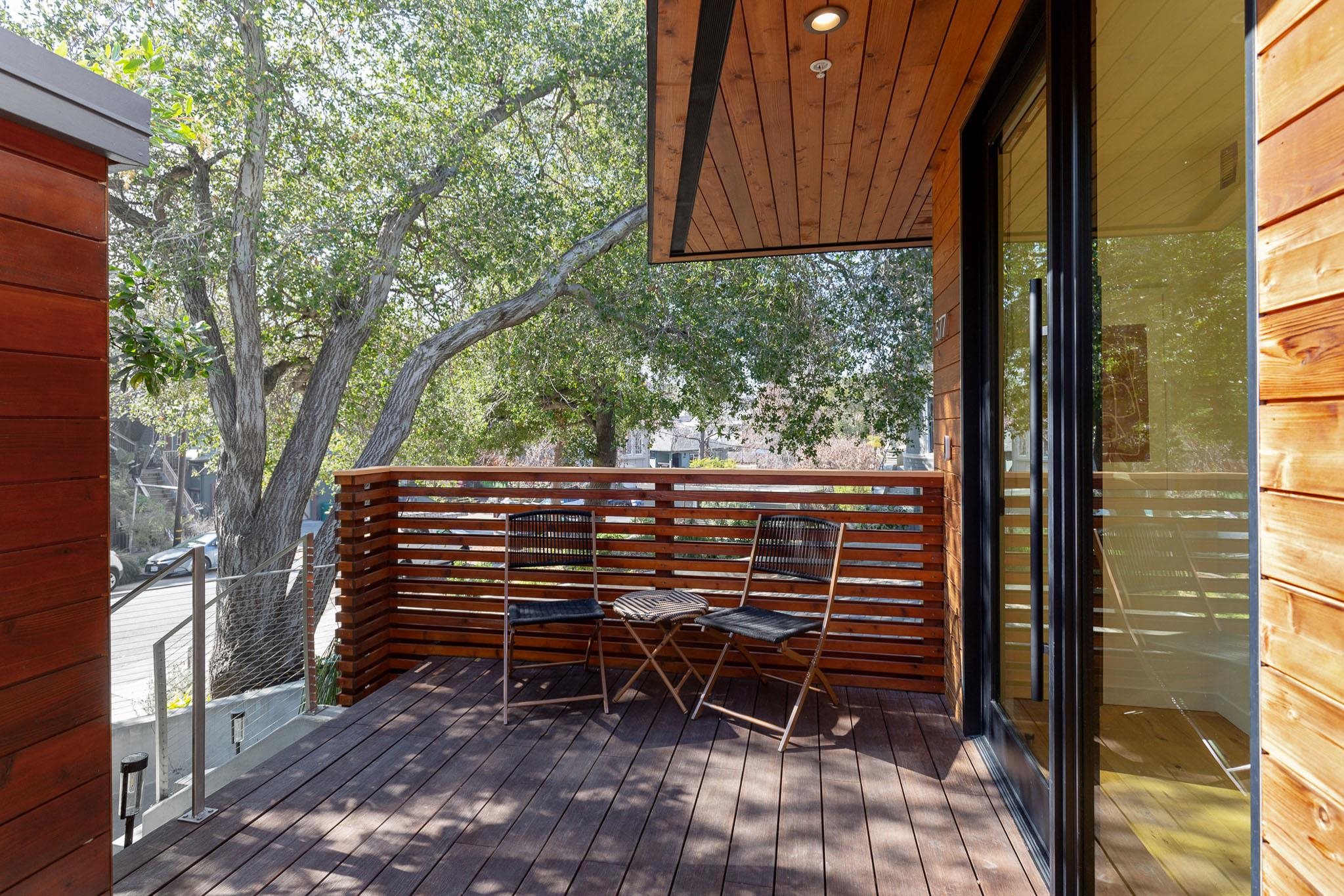 Detail Gallery Image 3 of 48 For 577 El Dorado Ave, Oakland,  CA 94611 - 2 Beds | 2/1 Baths