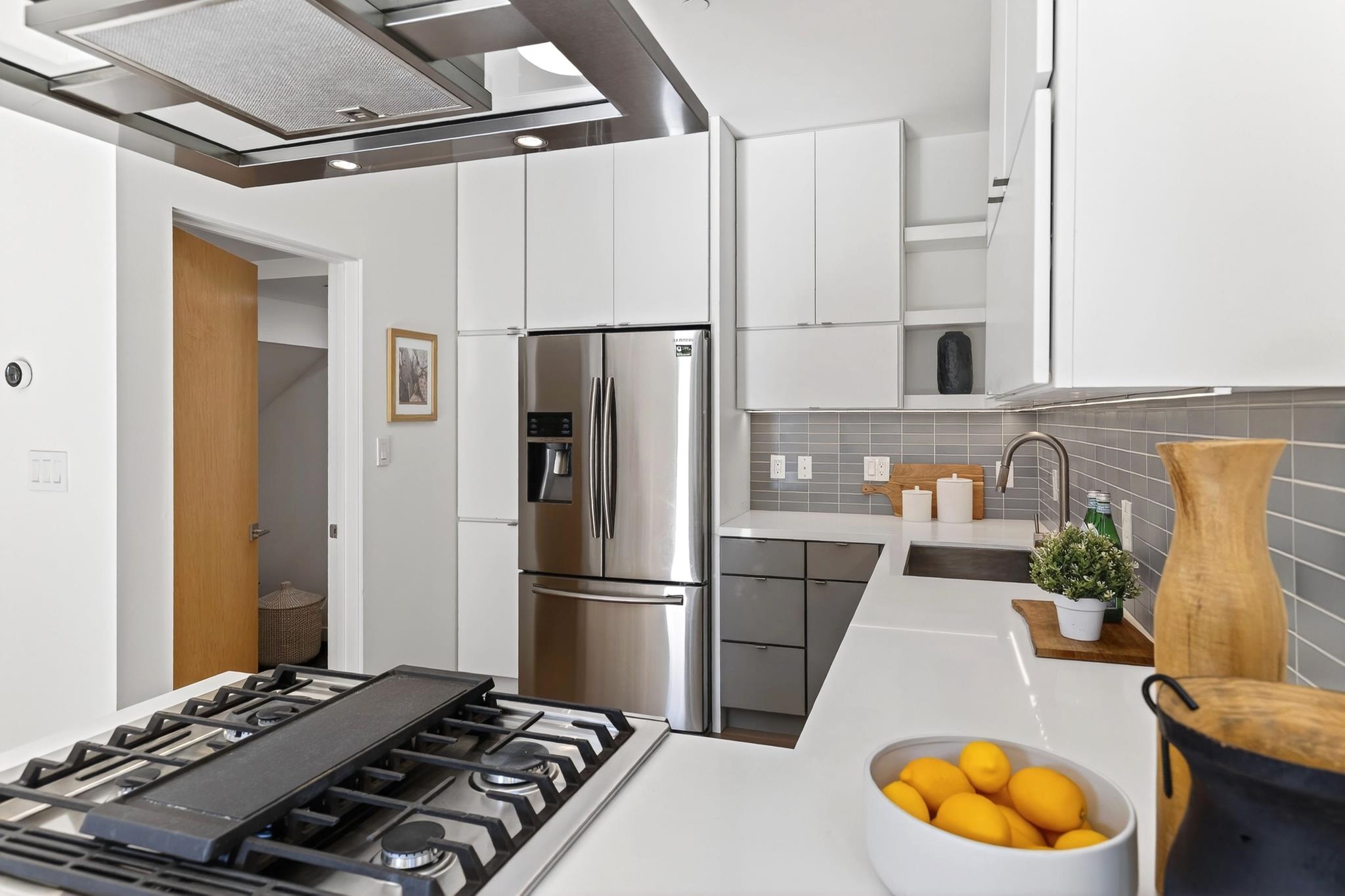 Detail Gallery Image 21 of 48 For 577 El Dorado Ave, Oakland,  CA 94611 - 2 Beds | 2/1 Baths