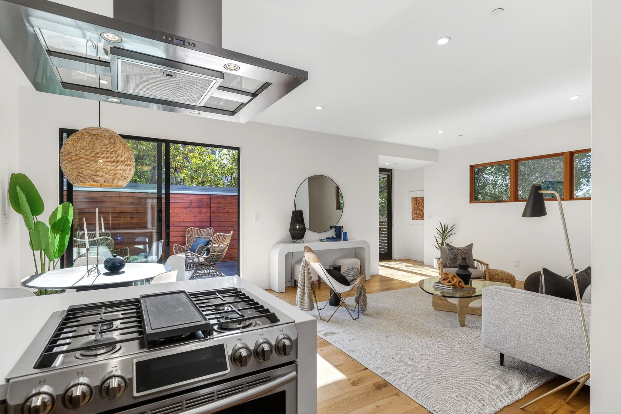 Detail Gallery Image 26 of 48 For 577 El Dorado Ave, Oakland,  CA 94611 - 2 Beds | 2/1 Baths