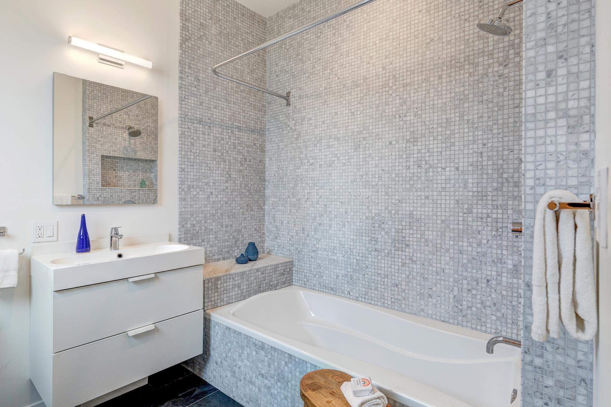 Detail Gallery Image 33 of 48 For 577 El Dorado Ave, Oakland,  CA 94611 - 2 Beds | 2/1 Baths