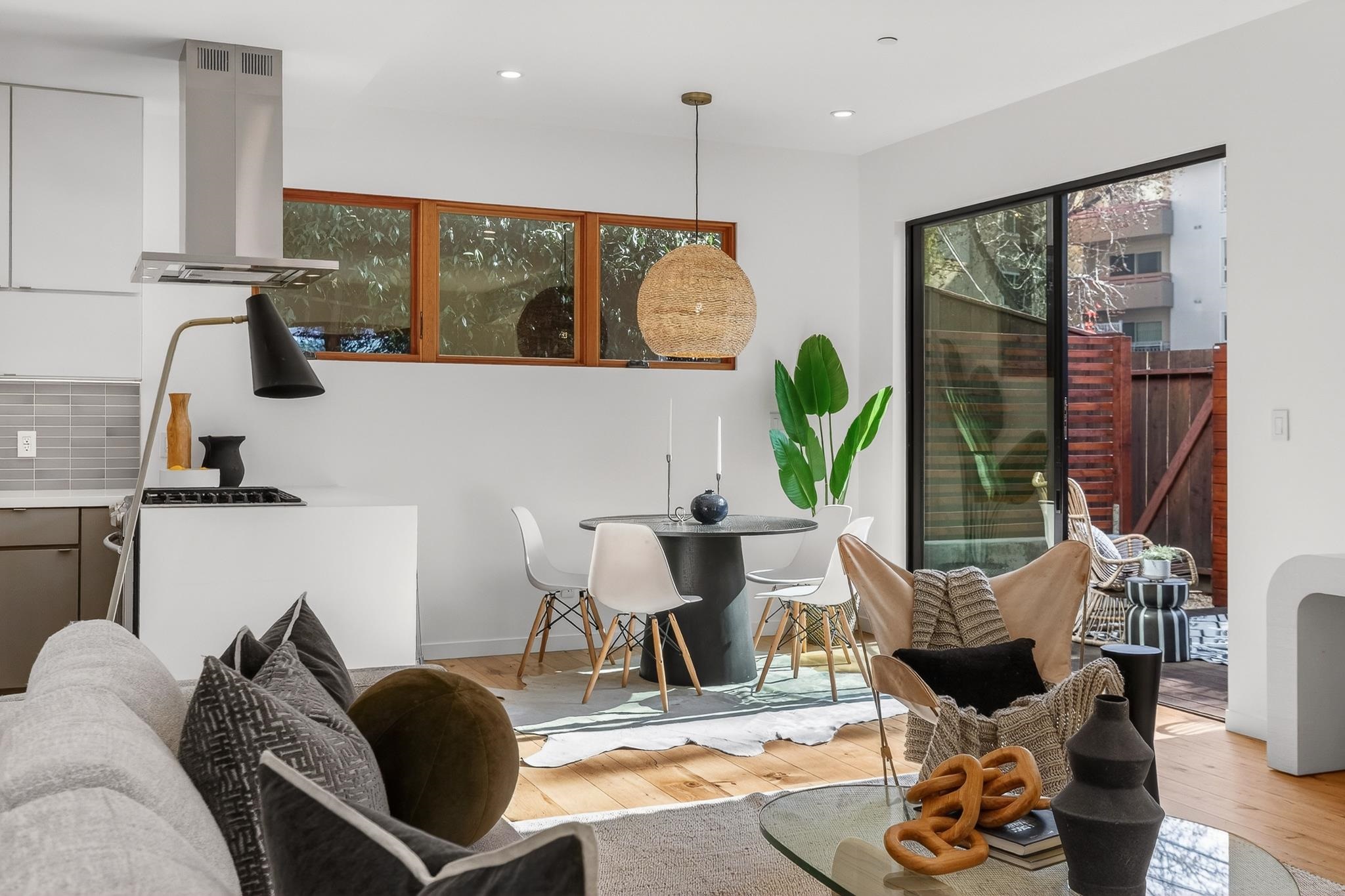 Detail Gallery Image 10 of 48 For 577 El Dorado Ave, Oakland,  CA 94611 - 2 Beds | 2/1 Baths