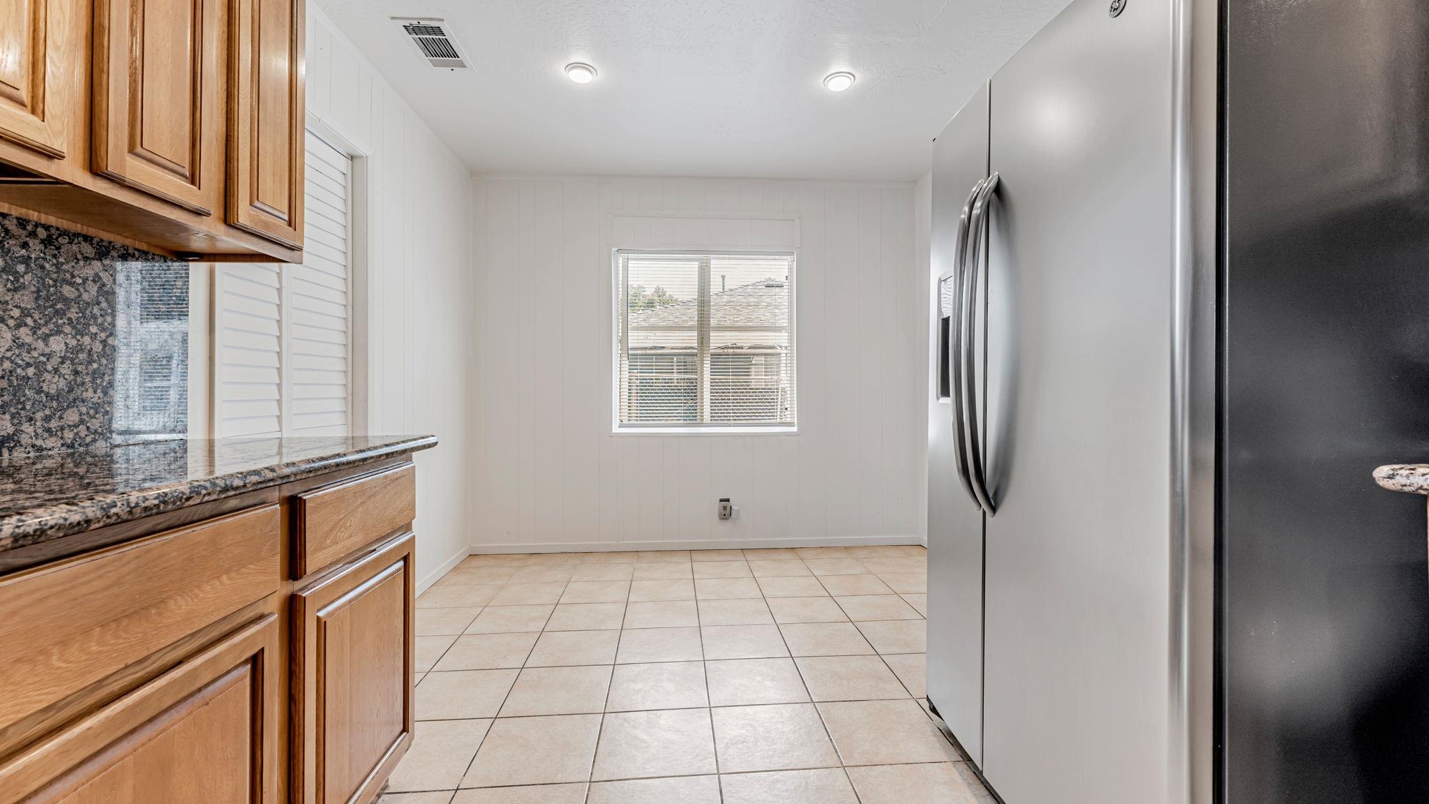 Detail Gallery Image 14 of 35 For 528 La Prenda Dr, Oakland,  CA 94603 - 3 Beds | 1 Baths