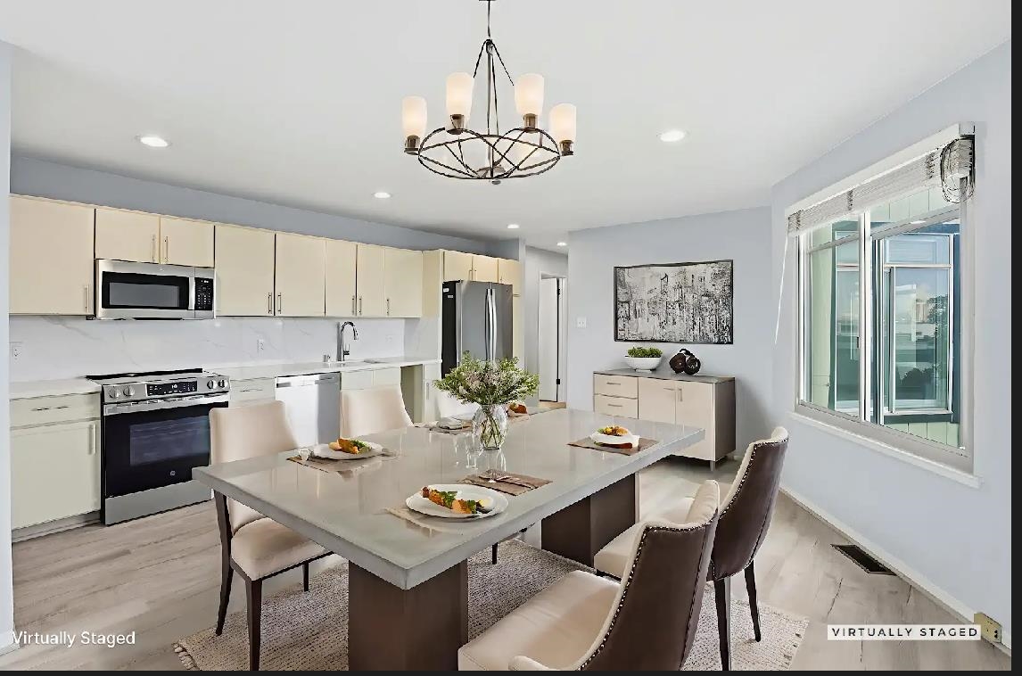 Detail Gallery Image 8 of 59 For 450 San Bruno Ave #2,  San Francisco,  CA 94110 - 3 Beds | 3 Baths